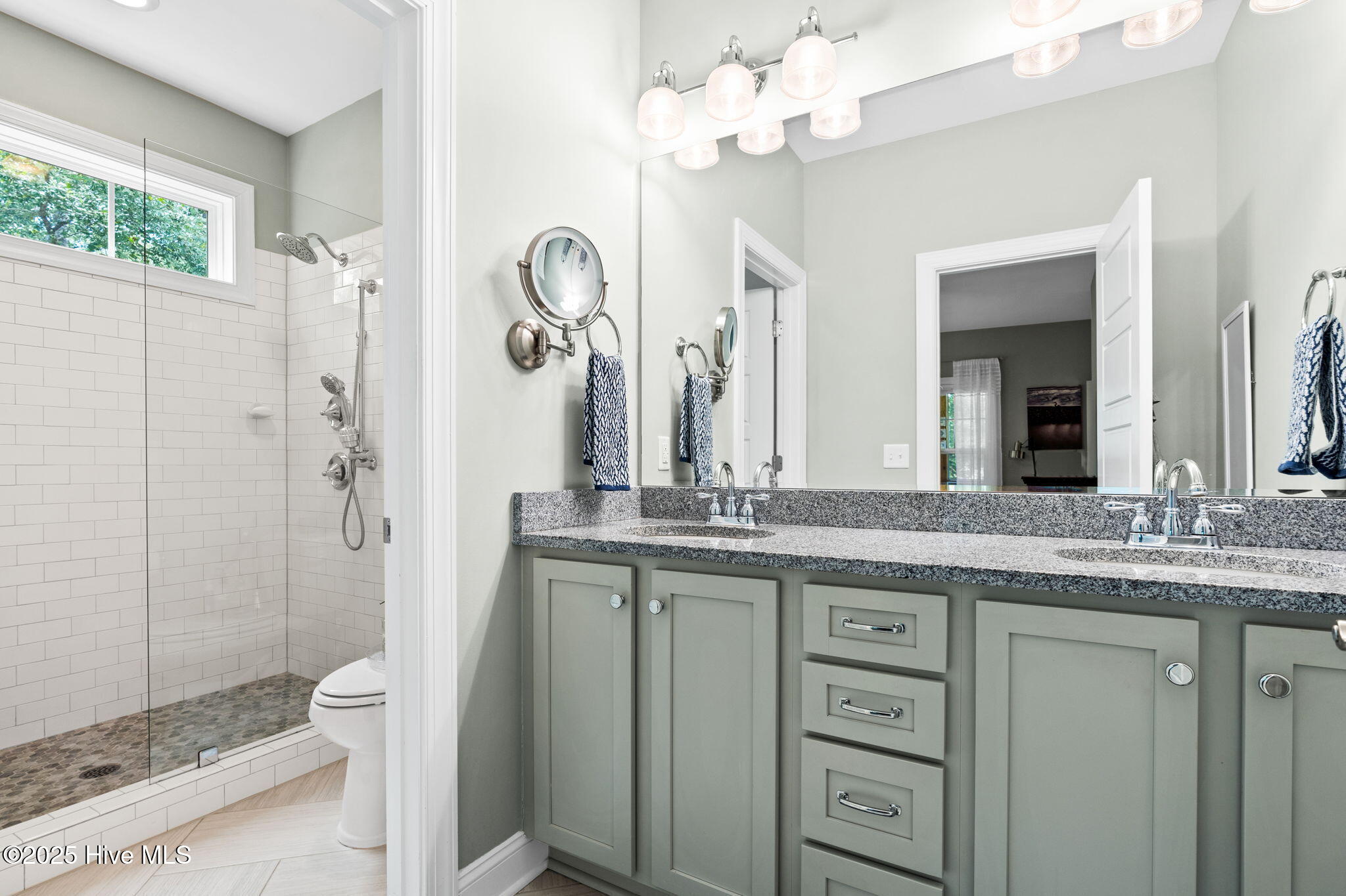 100566861 | Photo 20