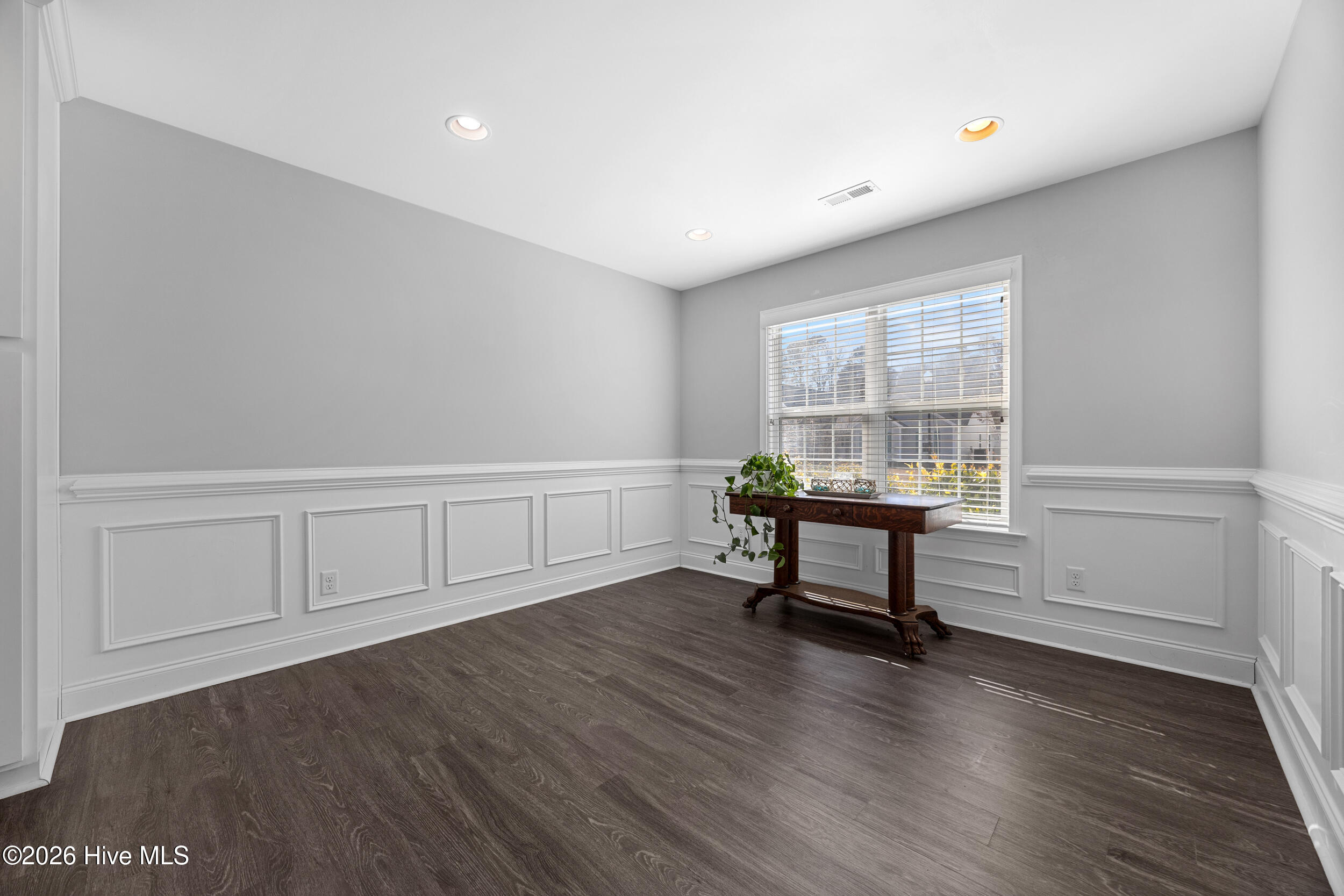 100551630 | Photo 11