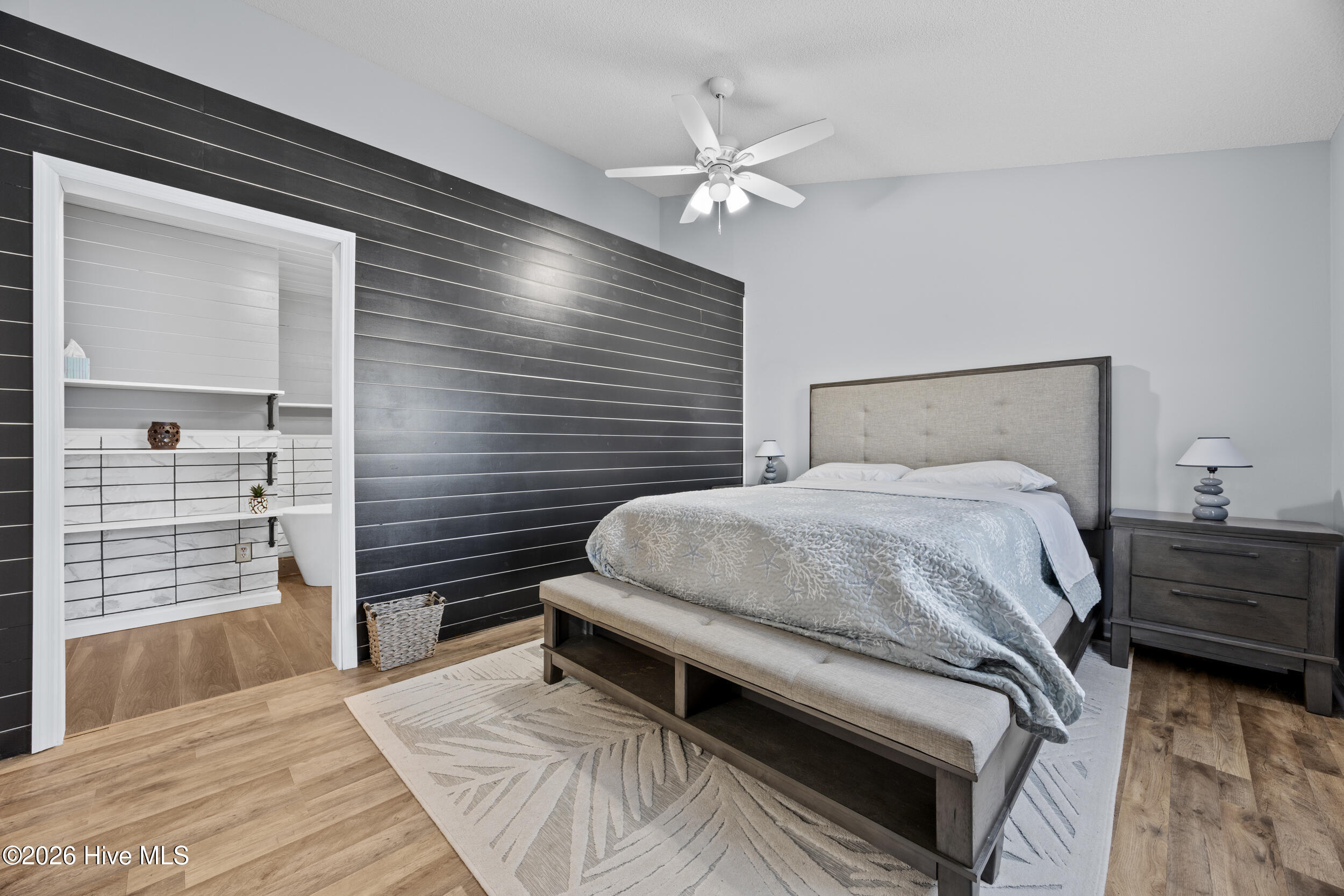 100566189 | Photo 12