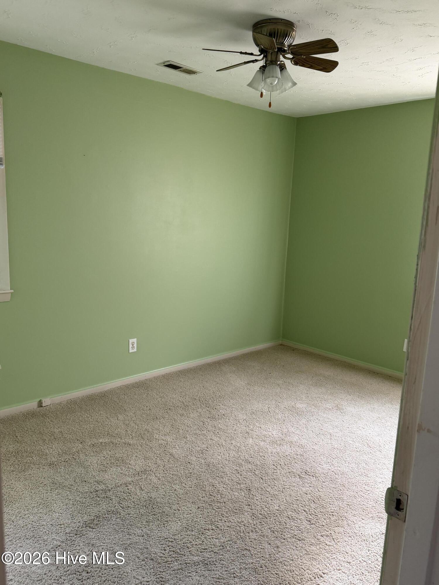 100563943 | Photo 10