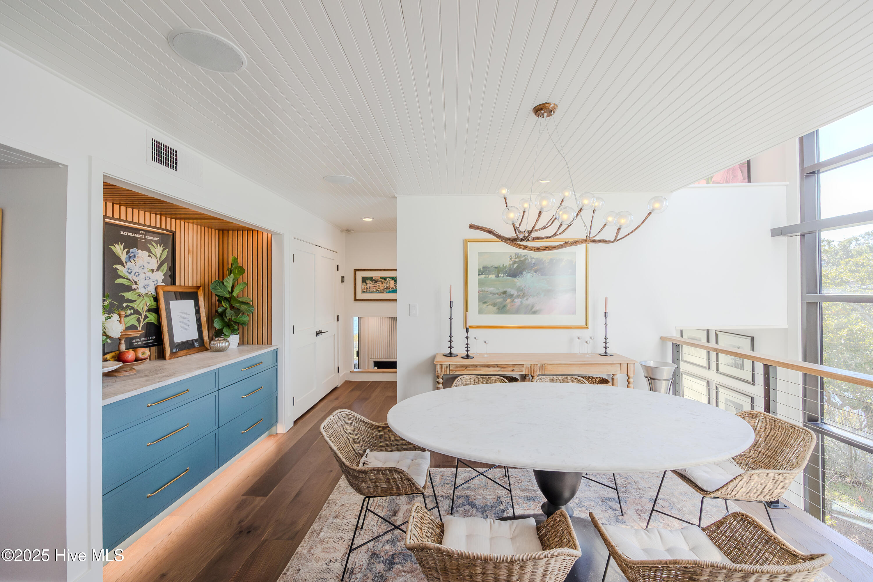 100518193 | Photo 19