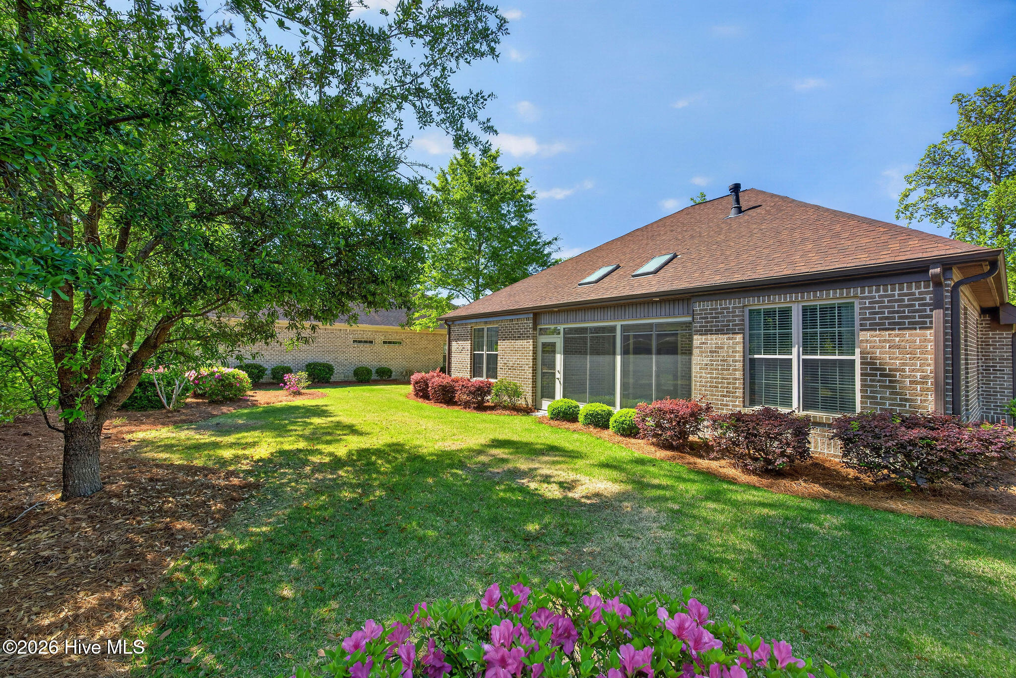 100548216 | Photo 48