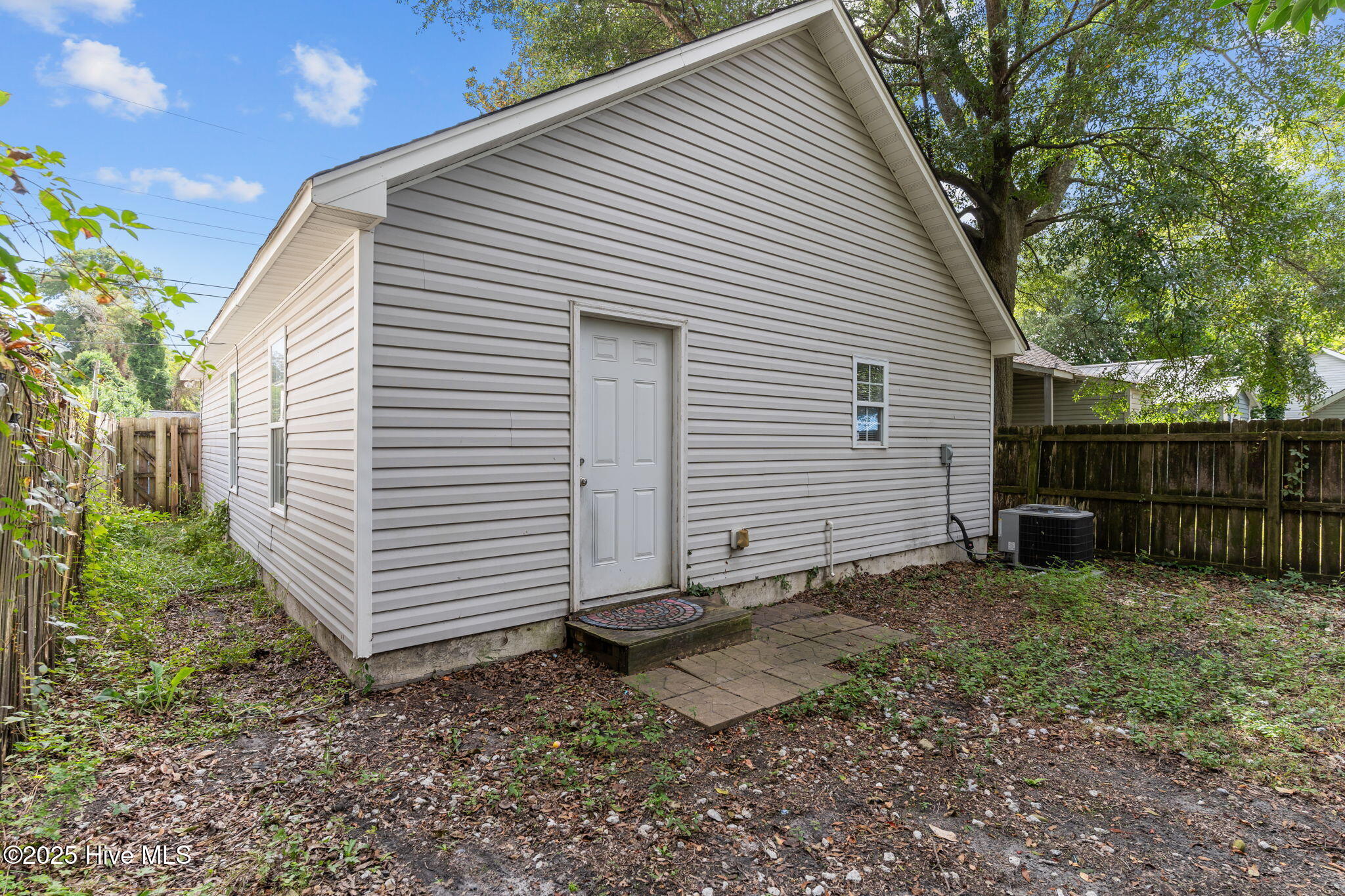 100534233 | Photo 30