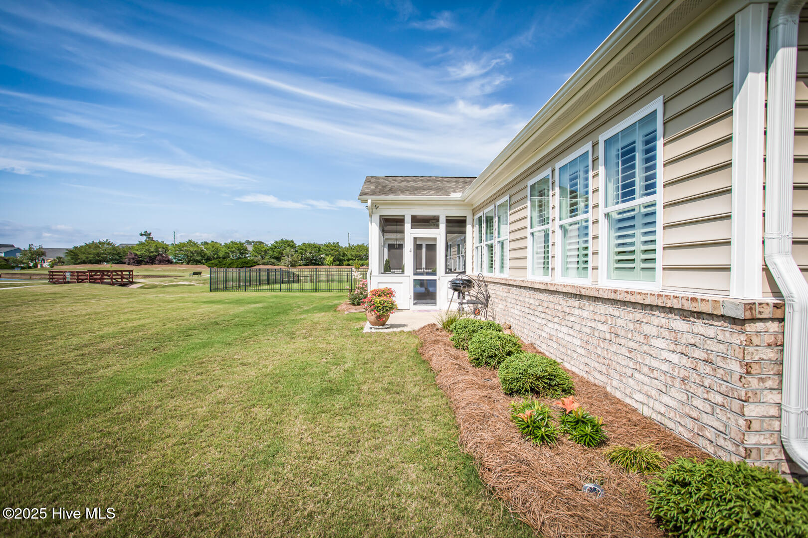 100546730 | Photo 39