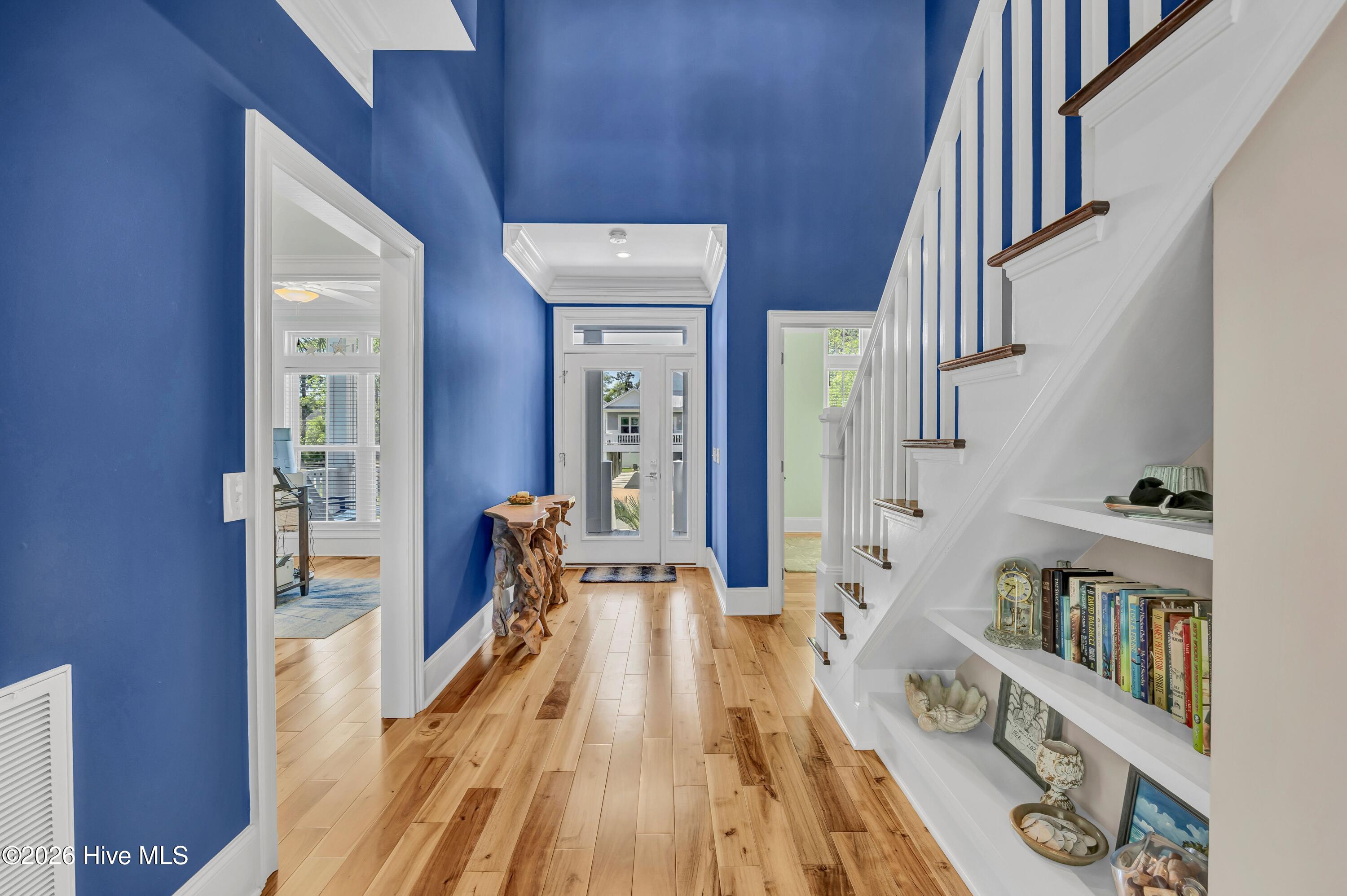 100569369 | Photo 24