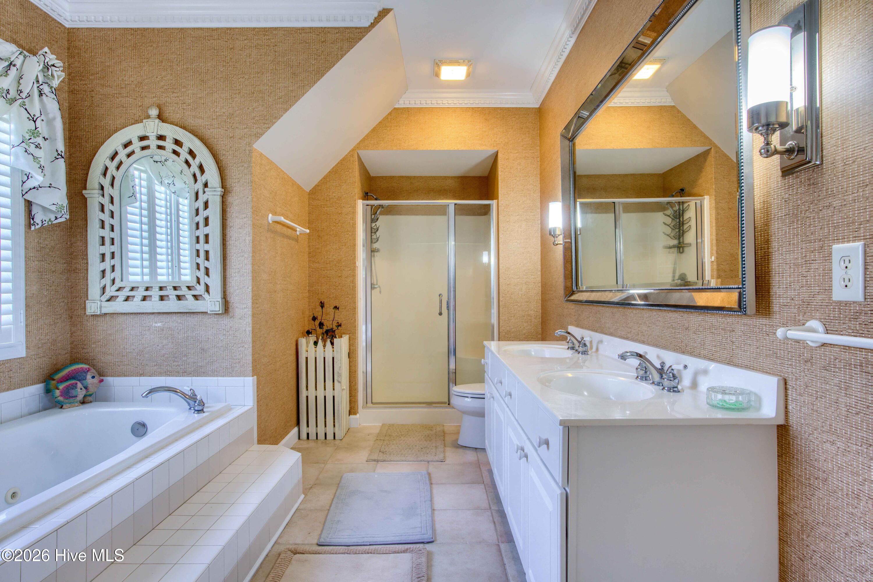 100558828 | Photo 19