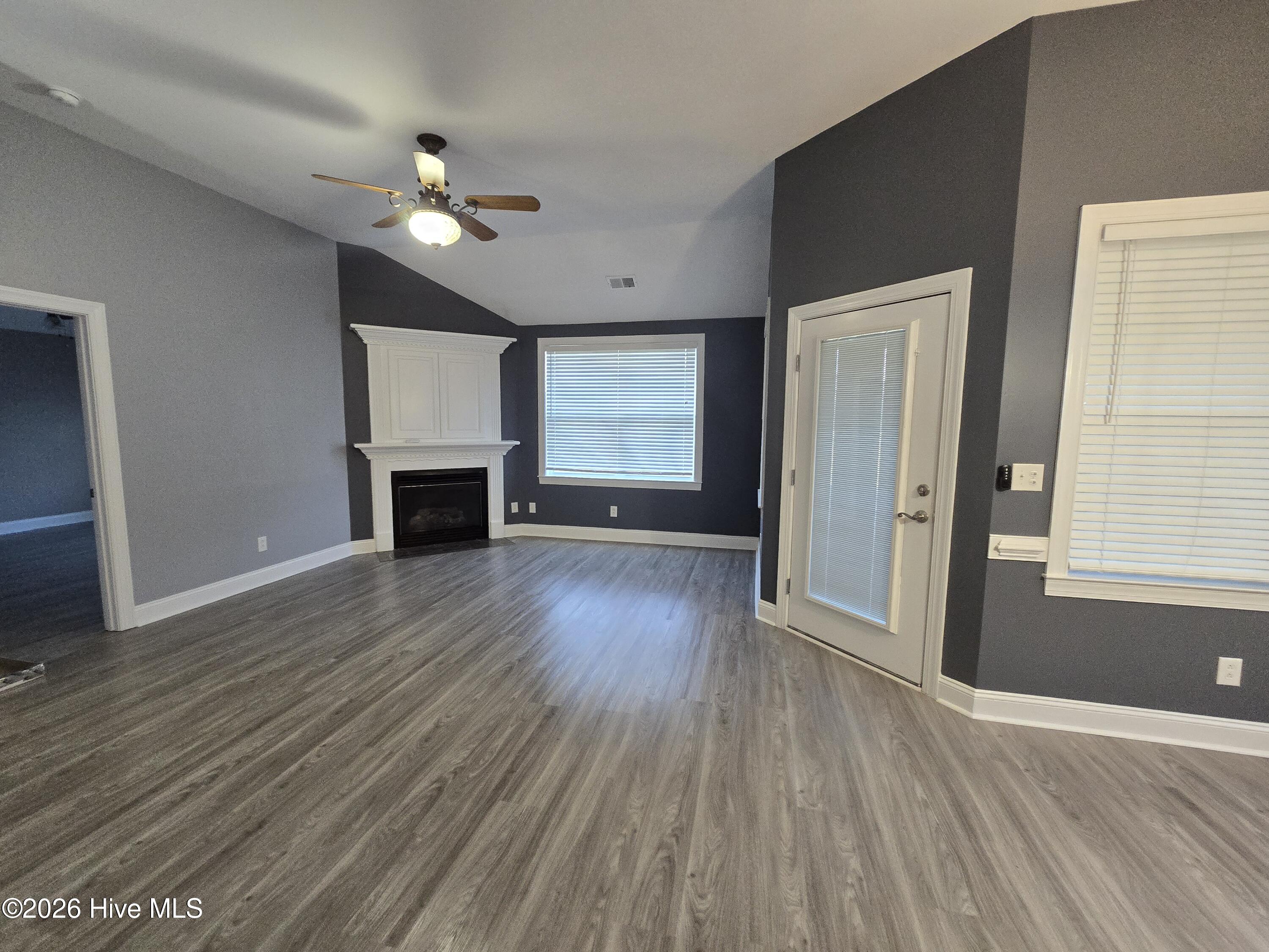 100565502 | Photo 10