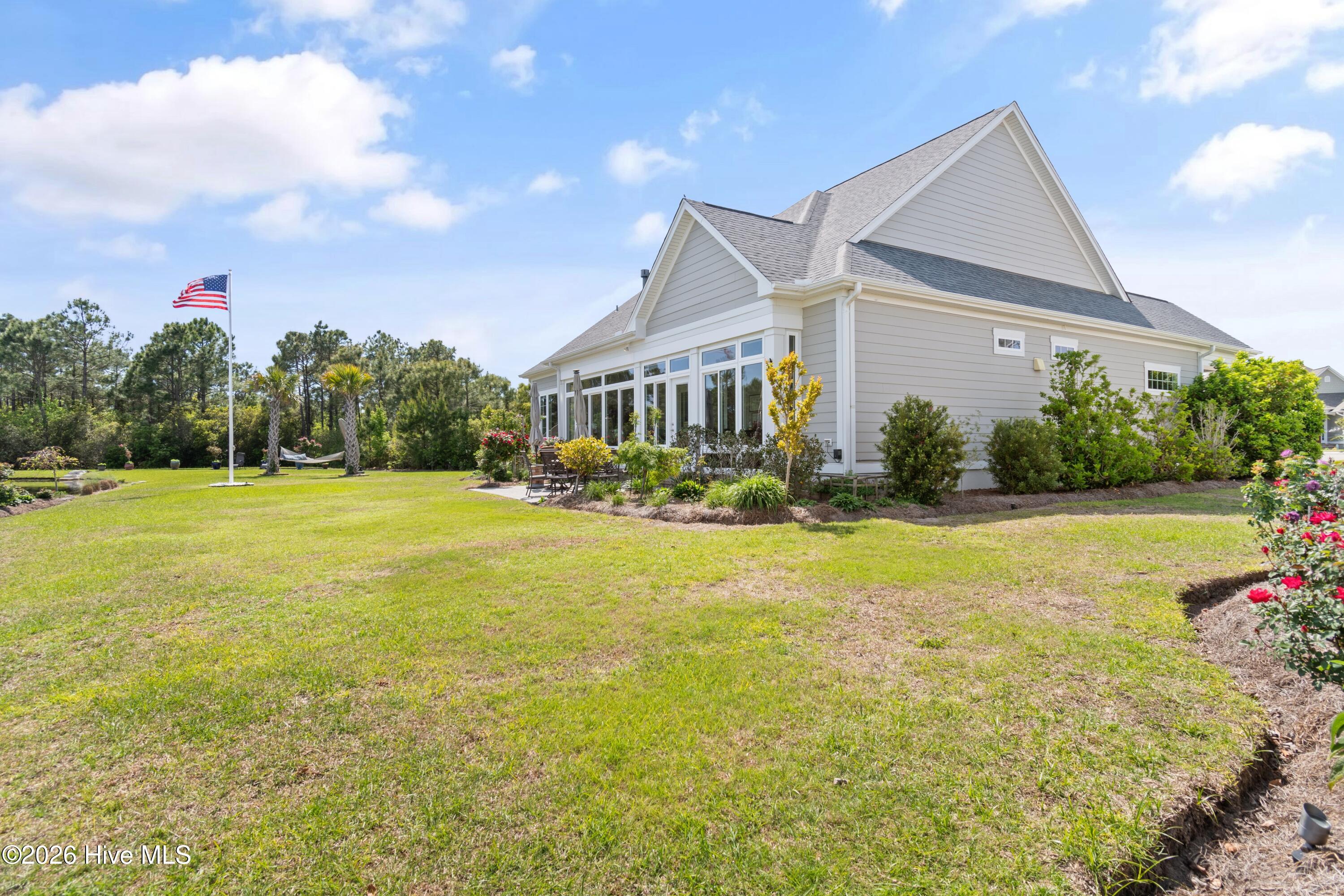 100560288 | Photo 75