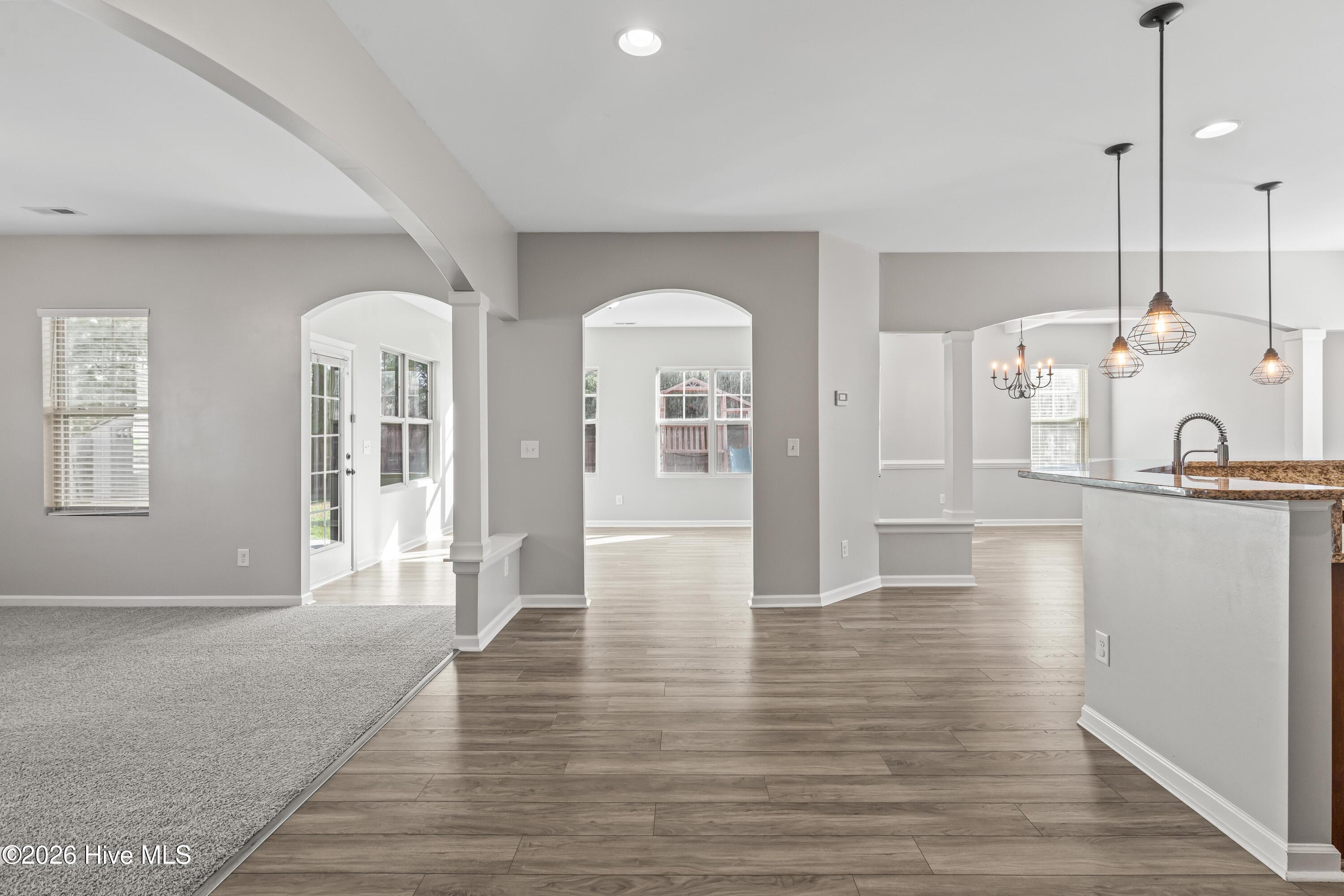 100559199 | Photo 13