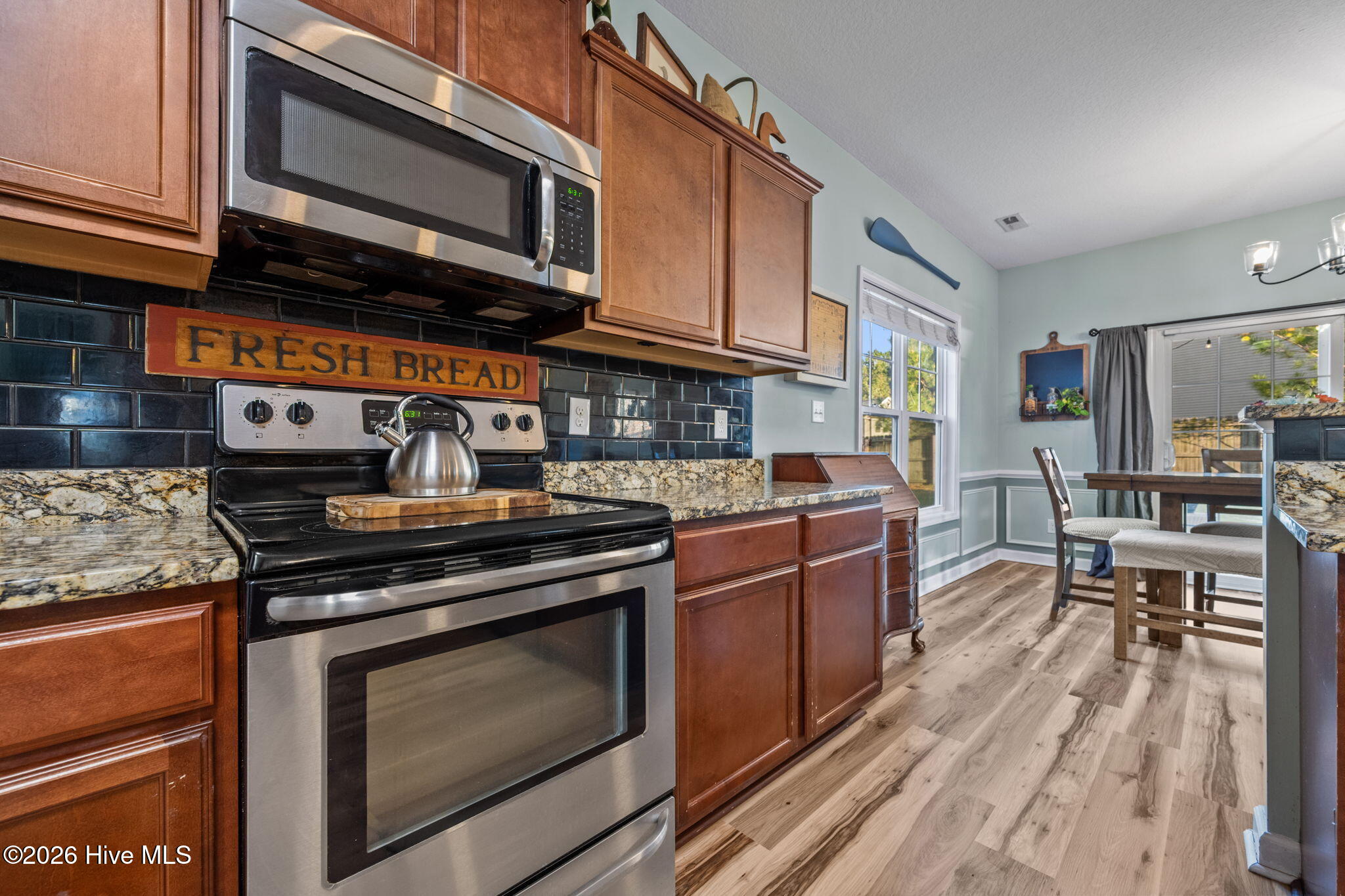 100564258 | Photo 11