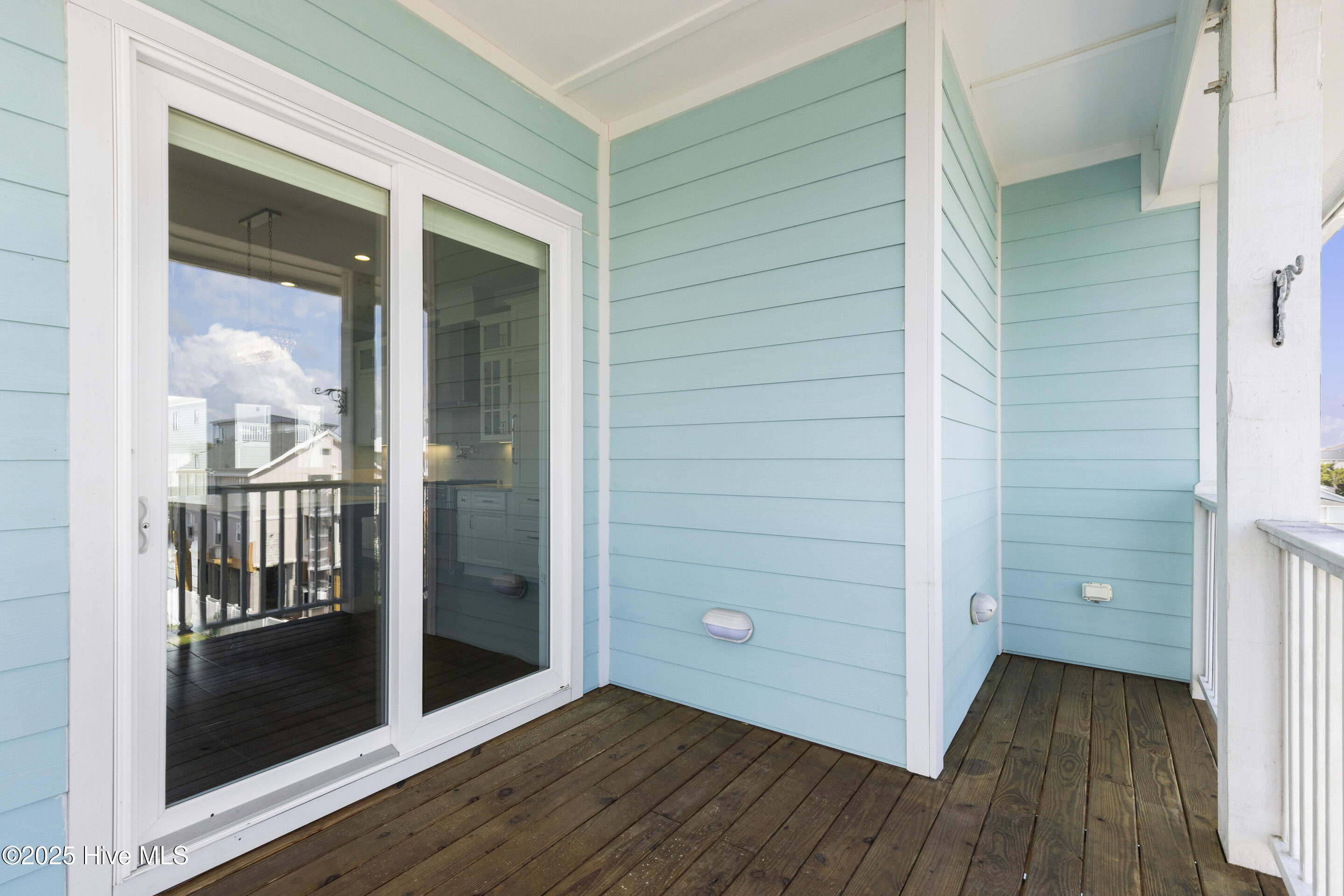 100546284 | Photo 62