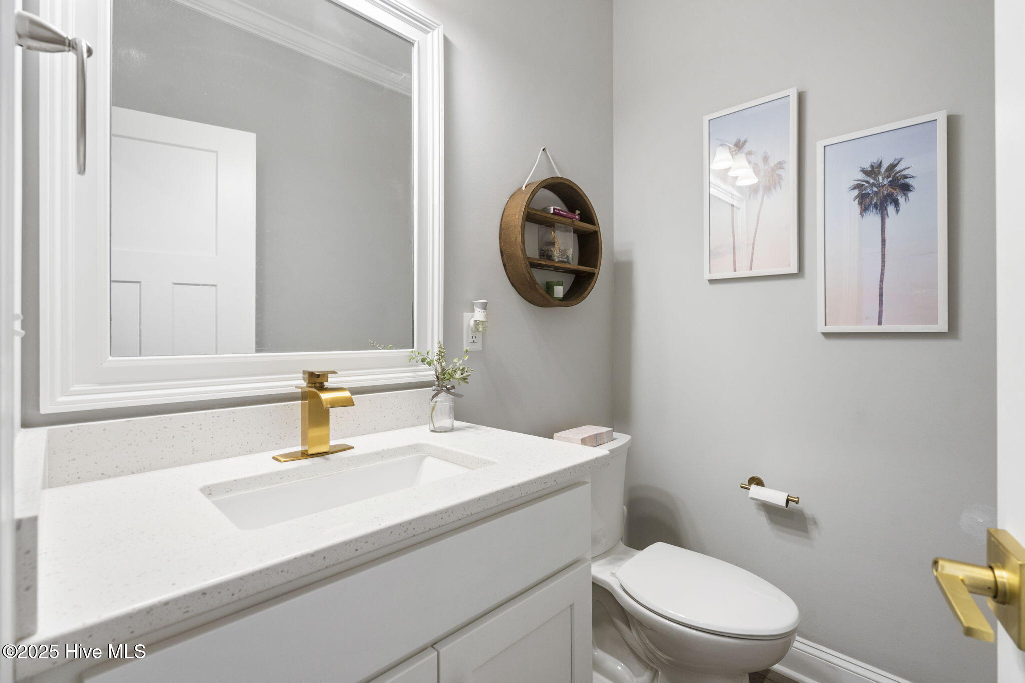 100538351 | Photo 33