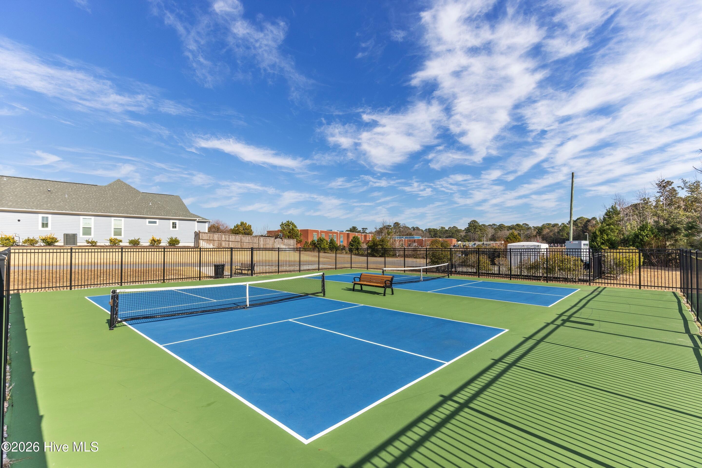 100546830 | Photo 91