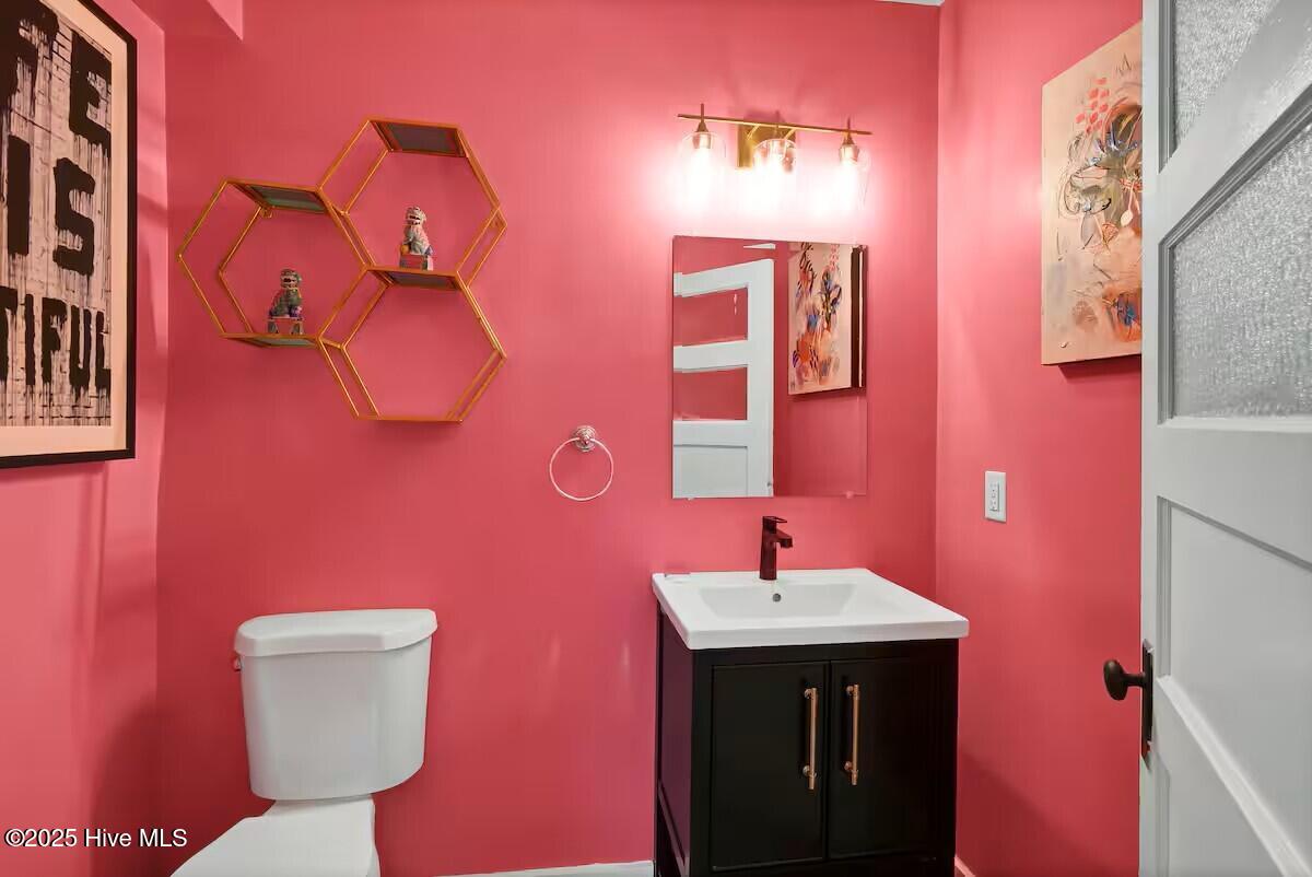 100542130 | Photo 14