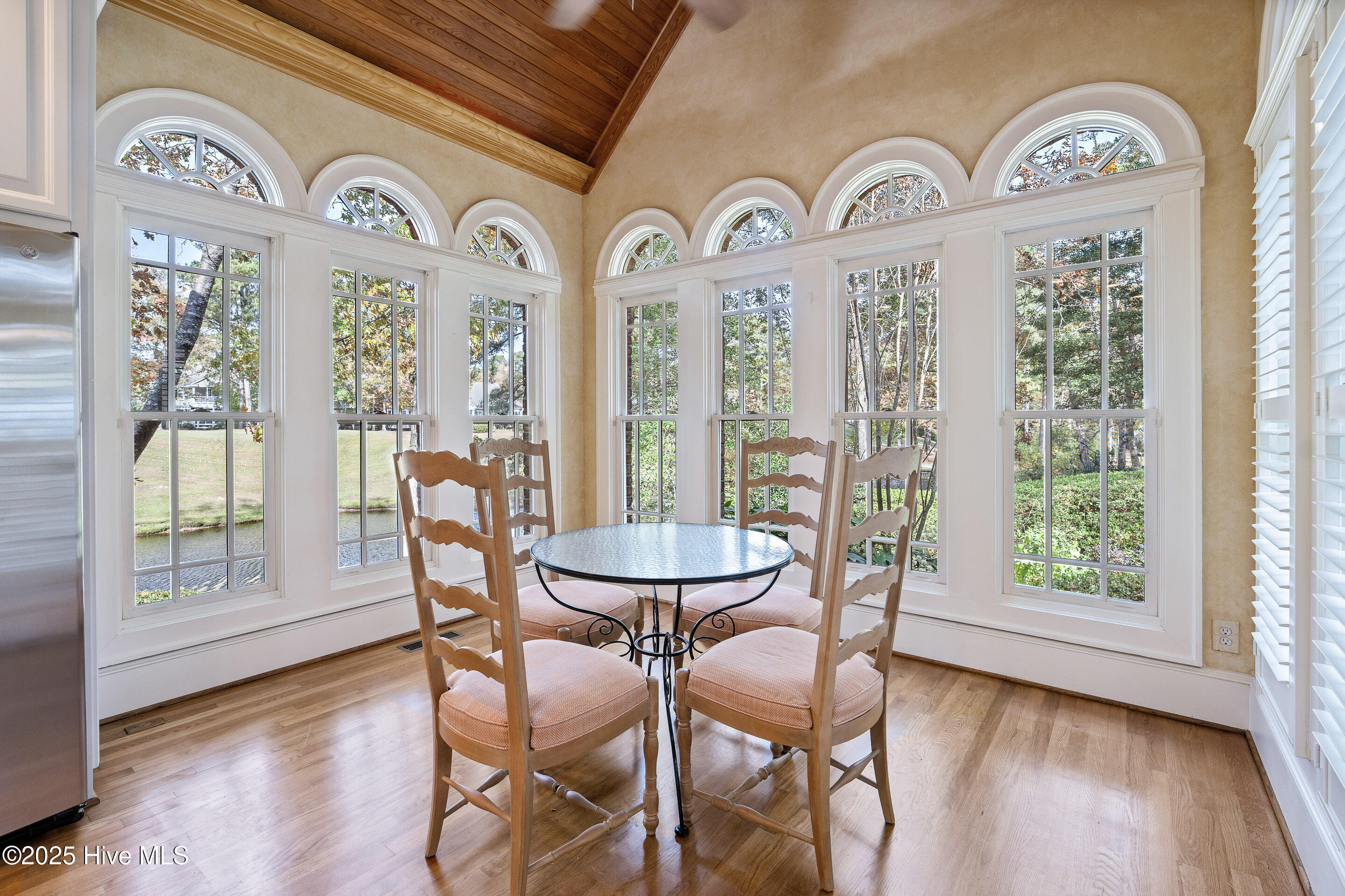 100547157 | Photo 20