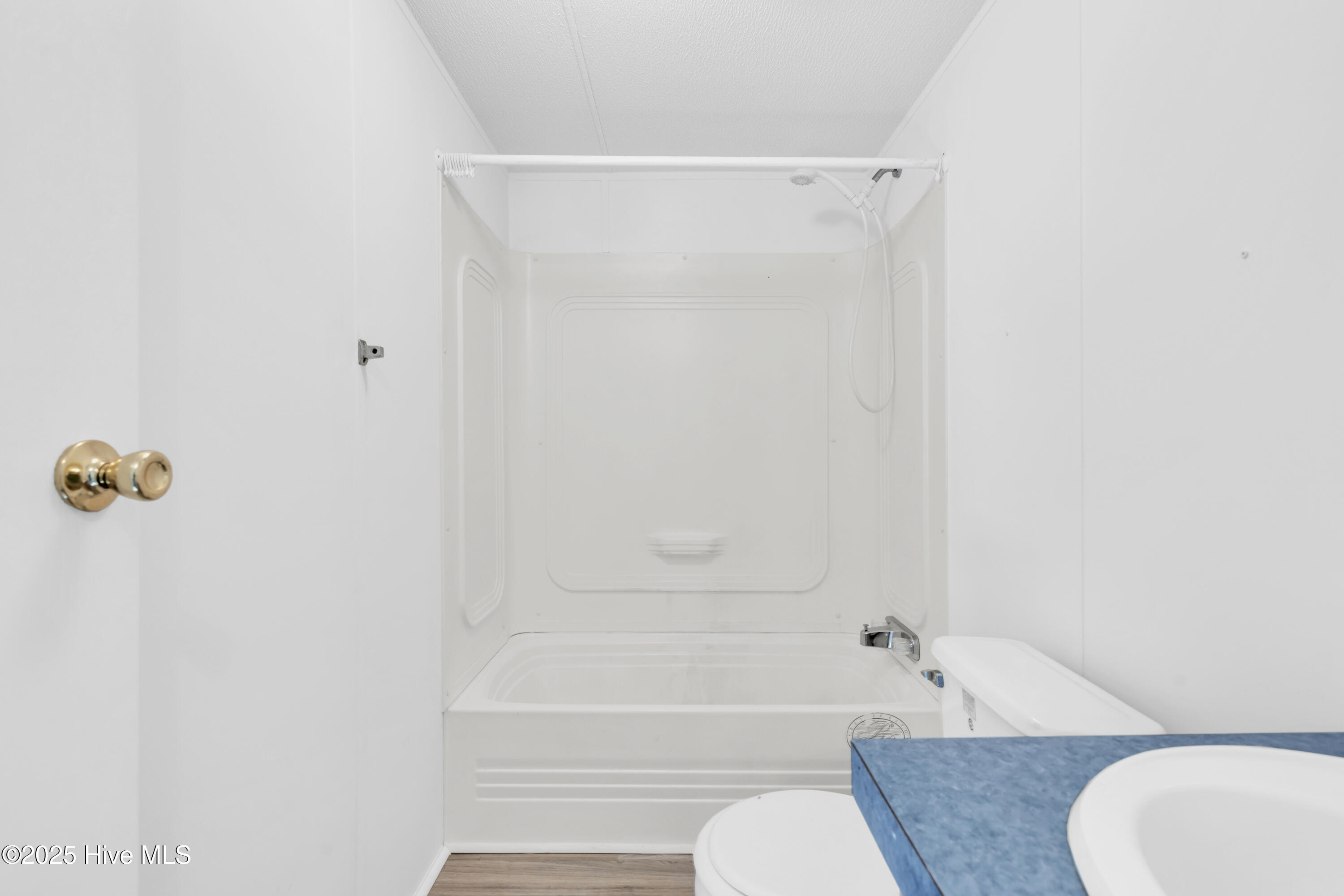 100539663 | Photo 25