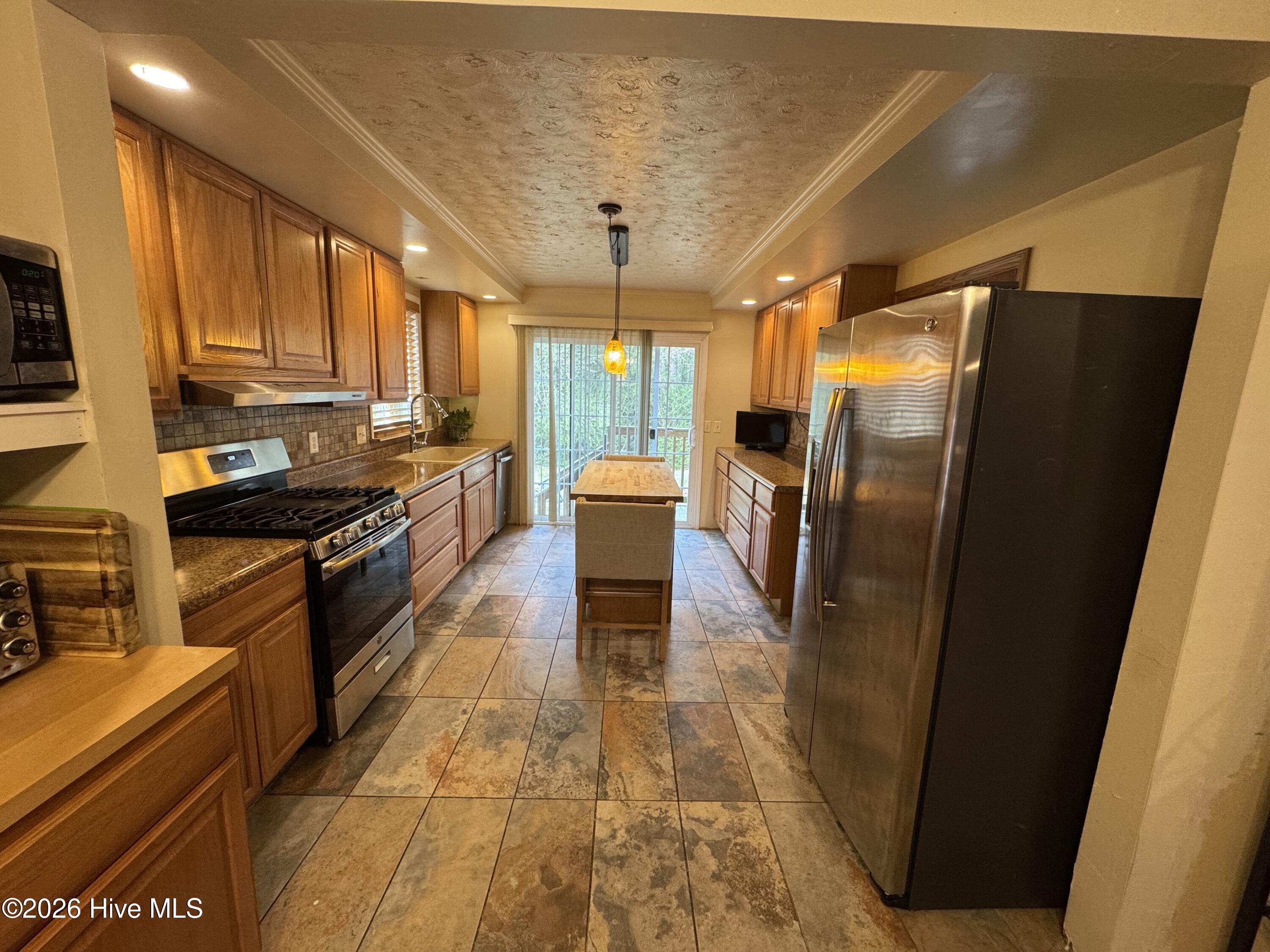 100561896 | Photo 13