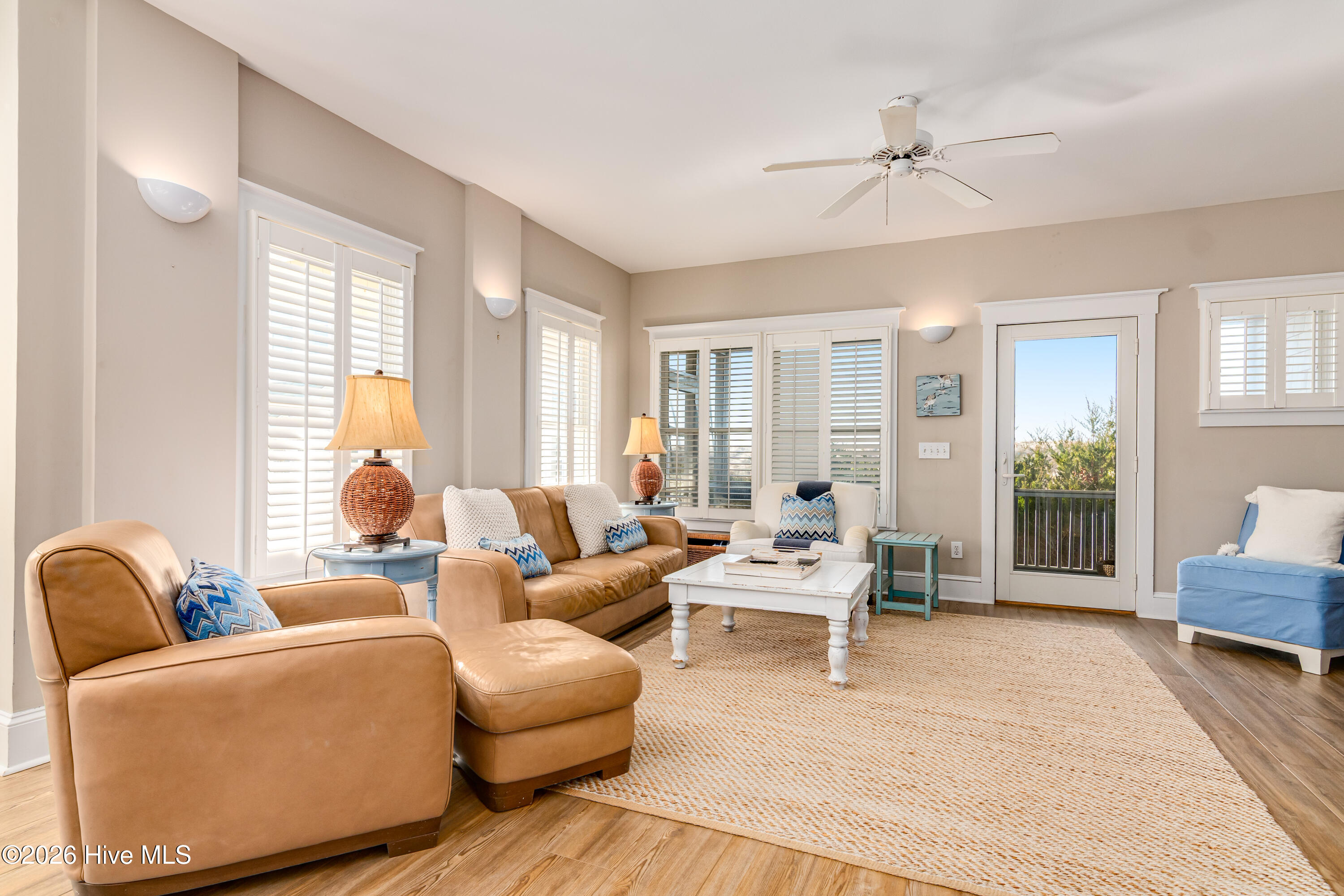 100553208 | Photo 13