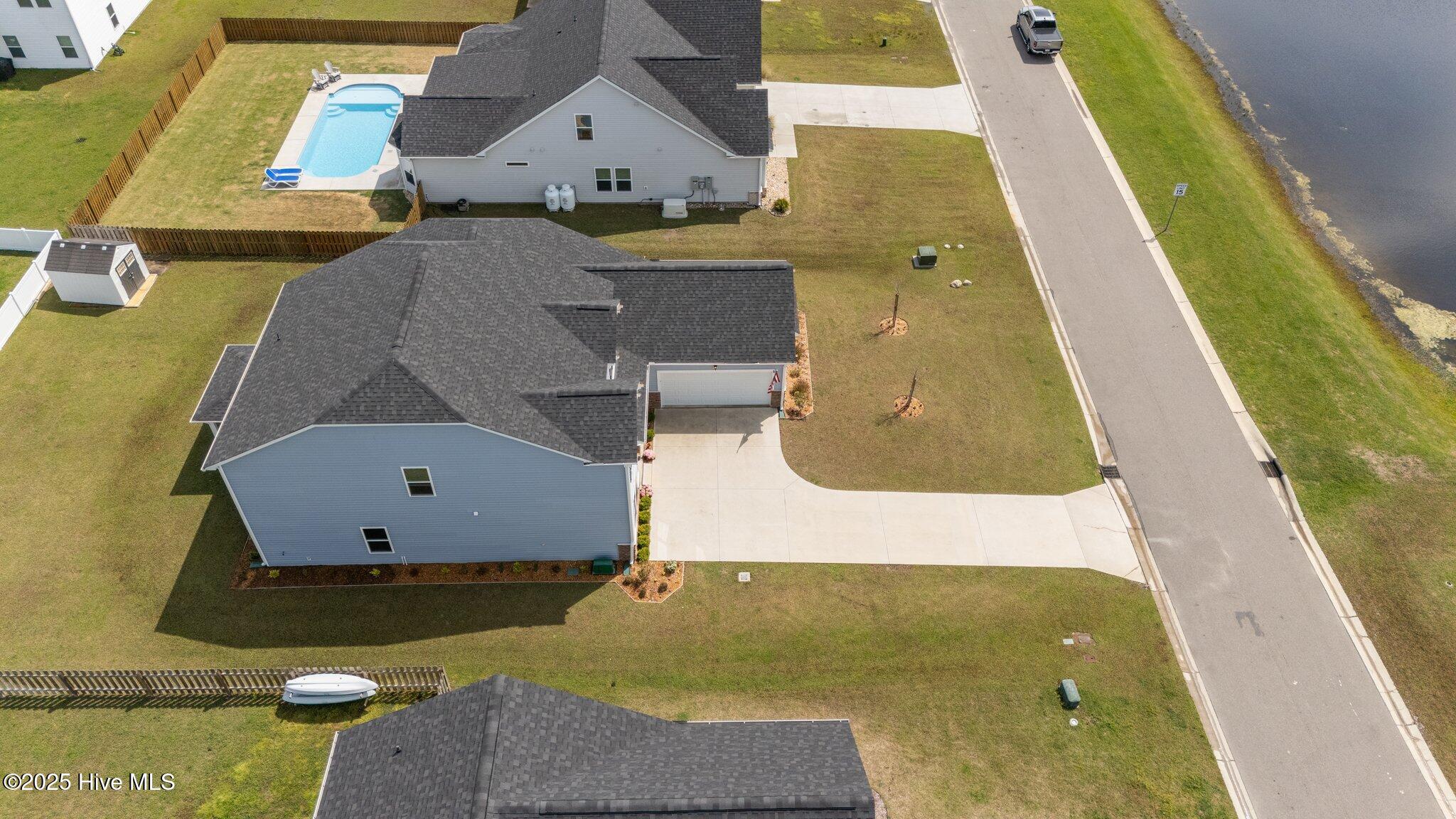 100503242 | Photo 61