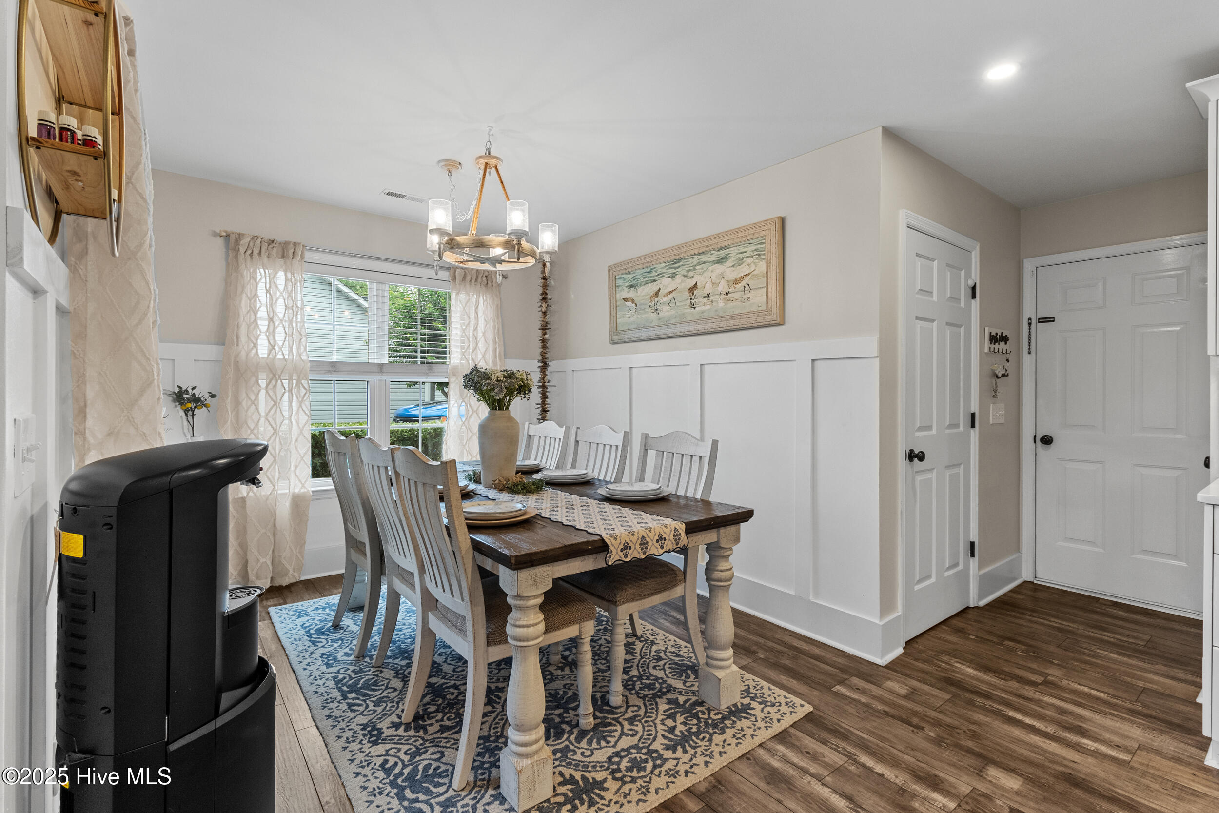 100552310 | Photo 16