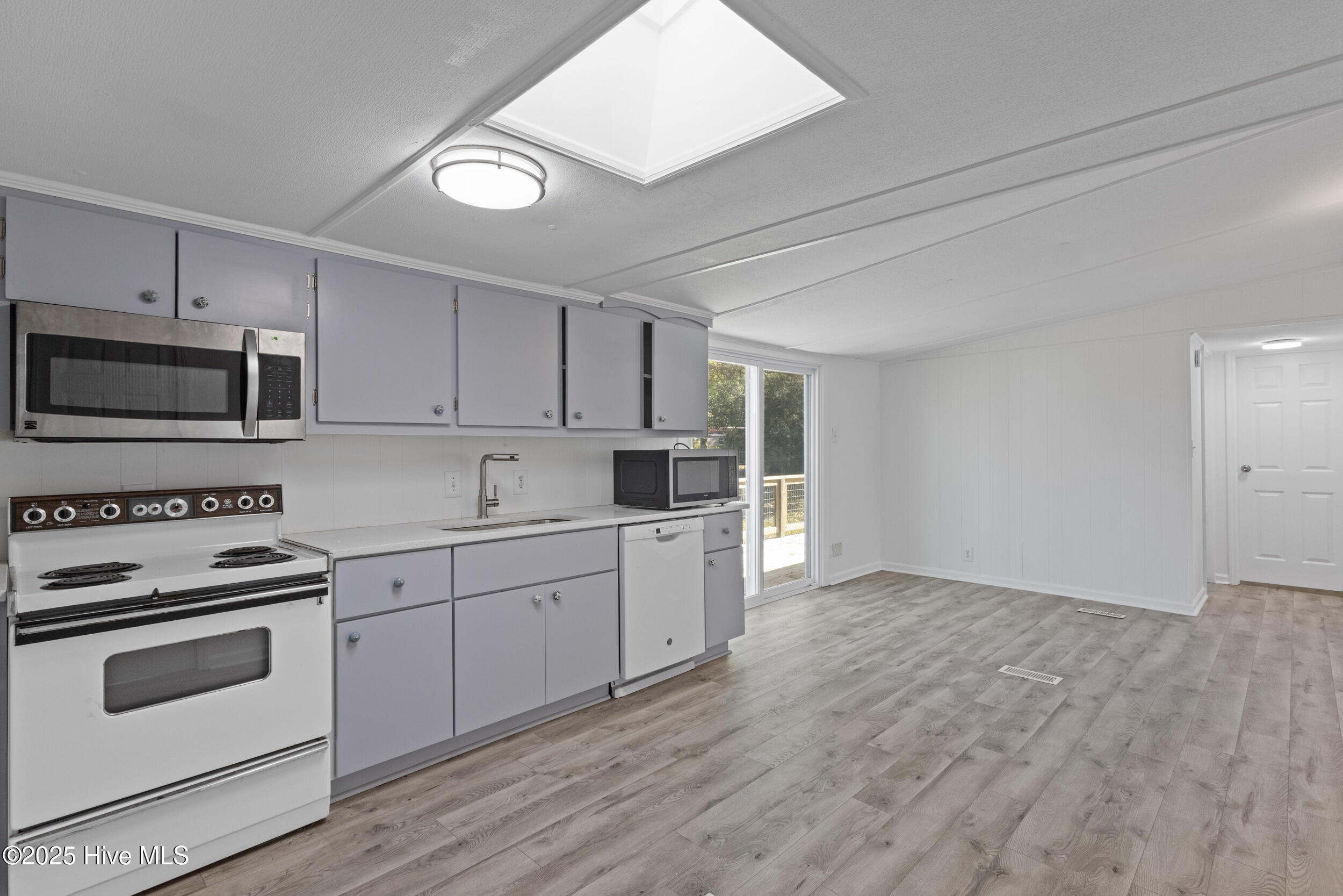 100545397 | Photo 29