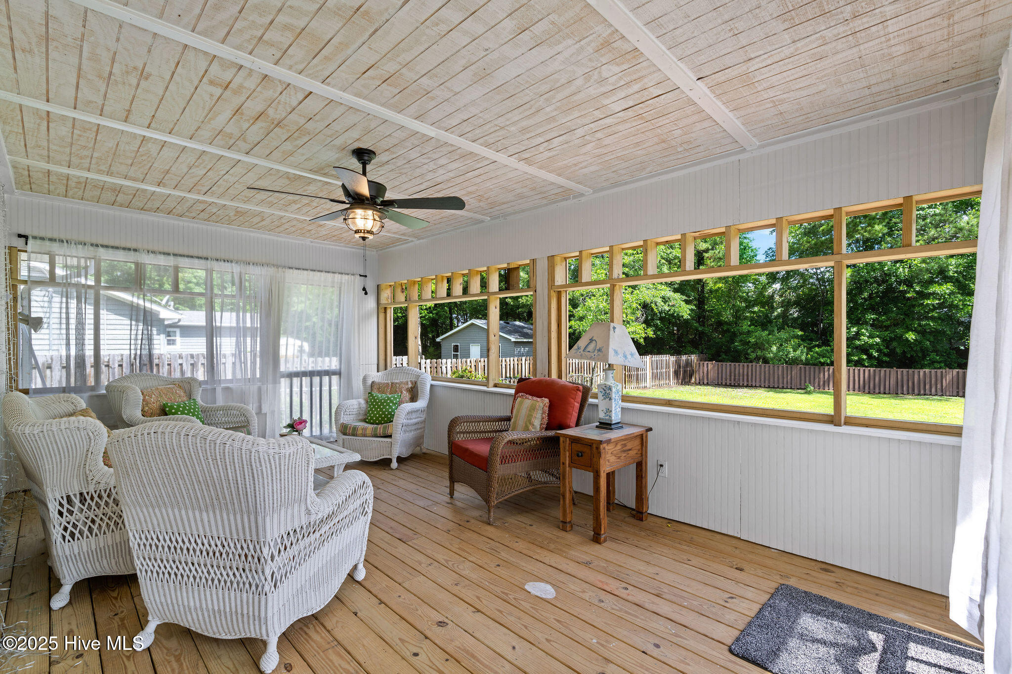 100556030 | Photo 12