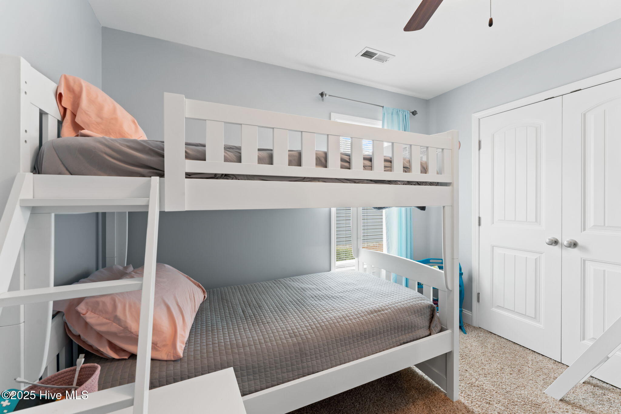 100548300 | Photo 21