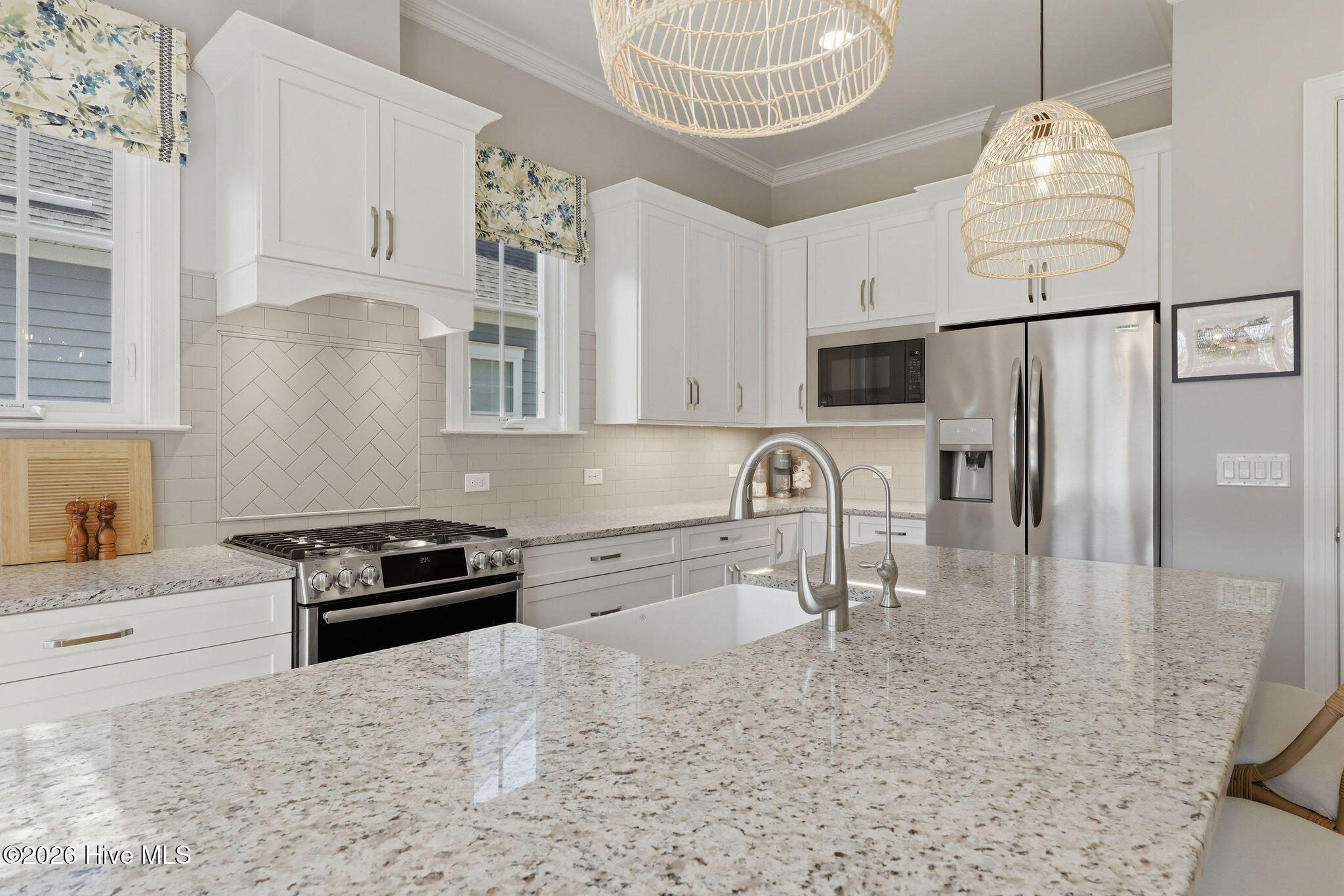 100569190 | Photo 21