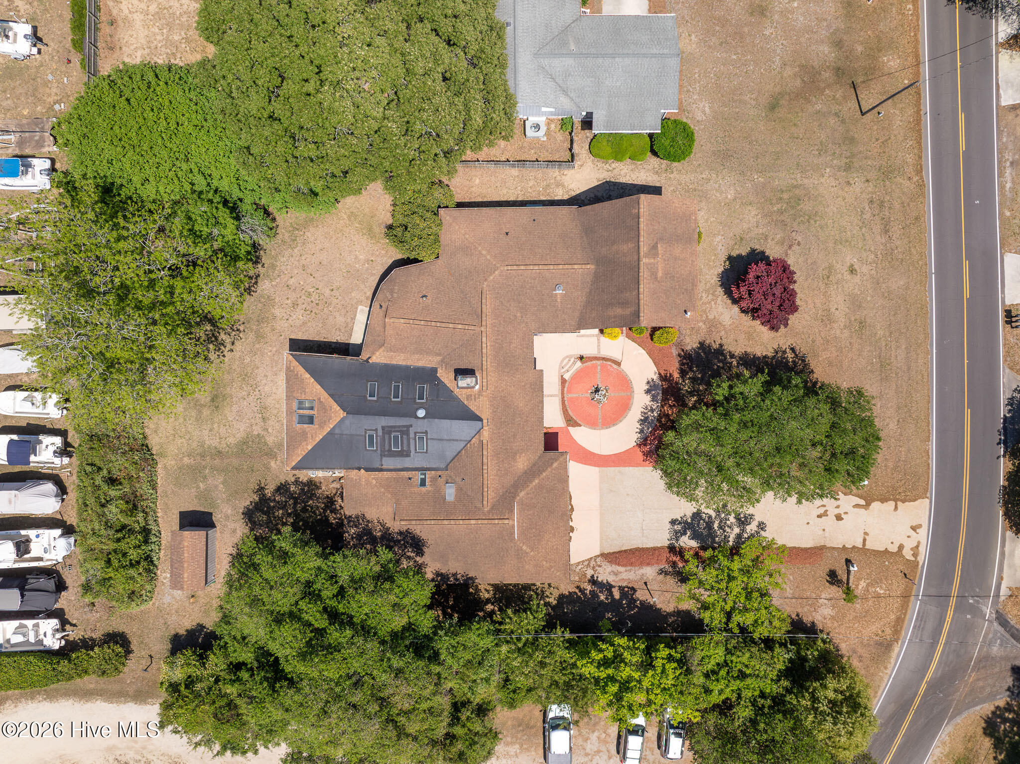 100568983 | Photo 76