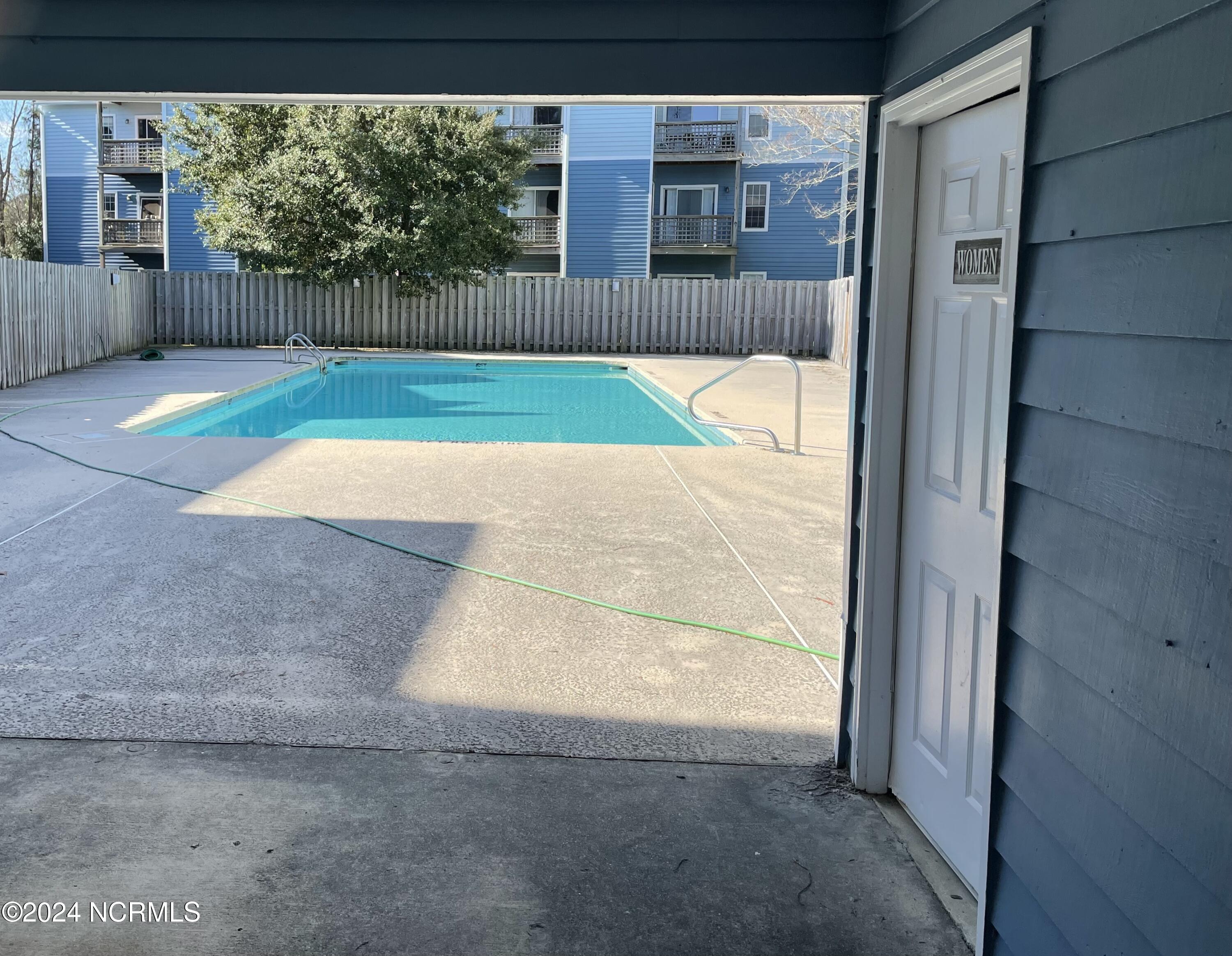 100546926 | Photo 22