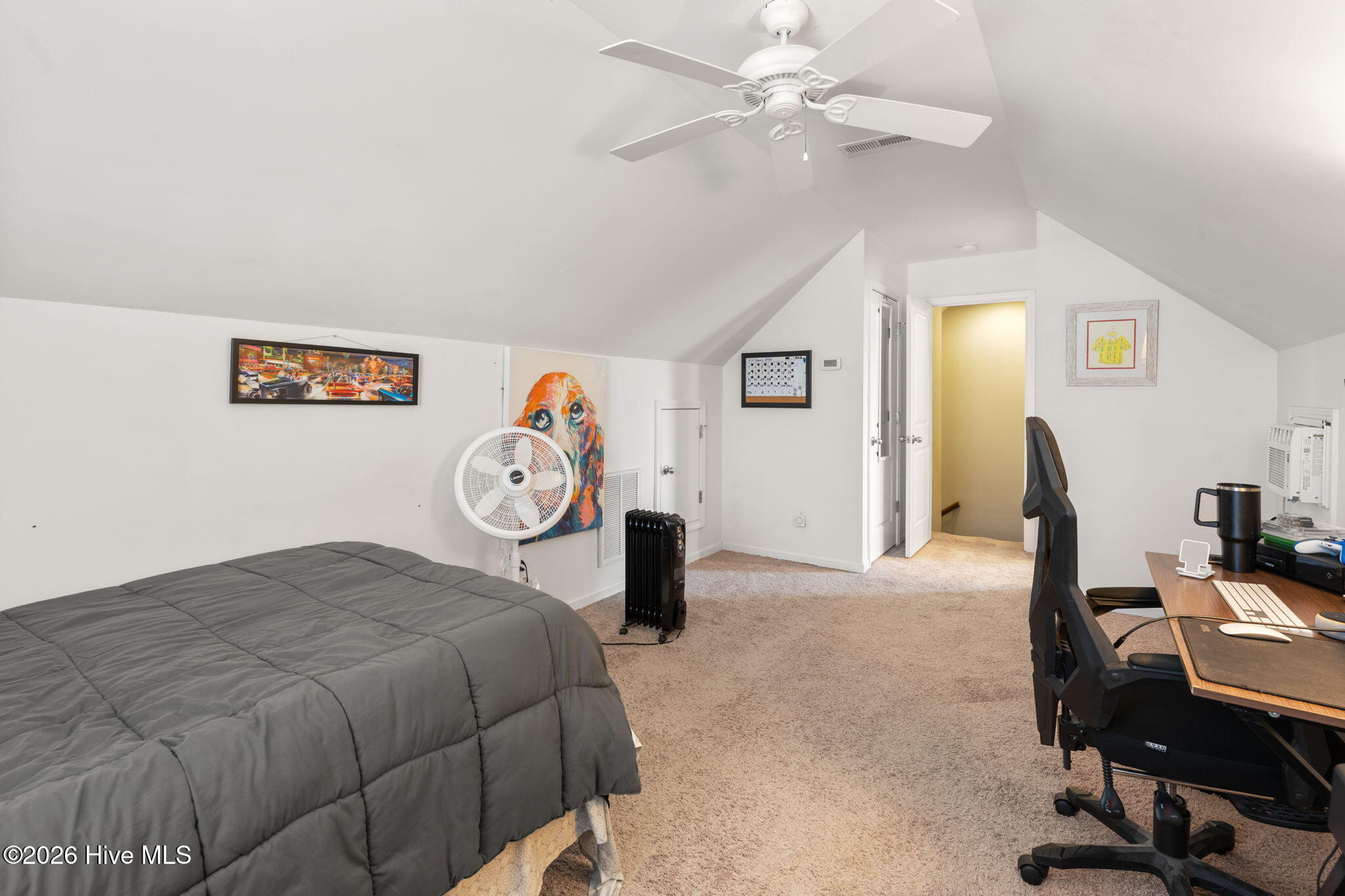 100557369 | Photo 39