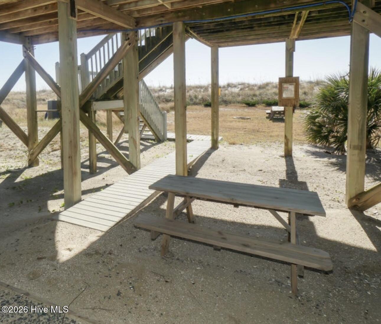 100548859 | Photo 31