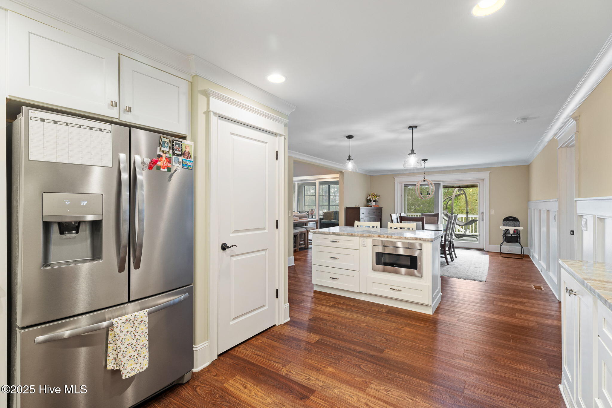 100548245 | Photo 20