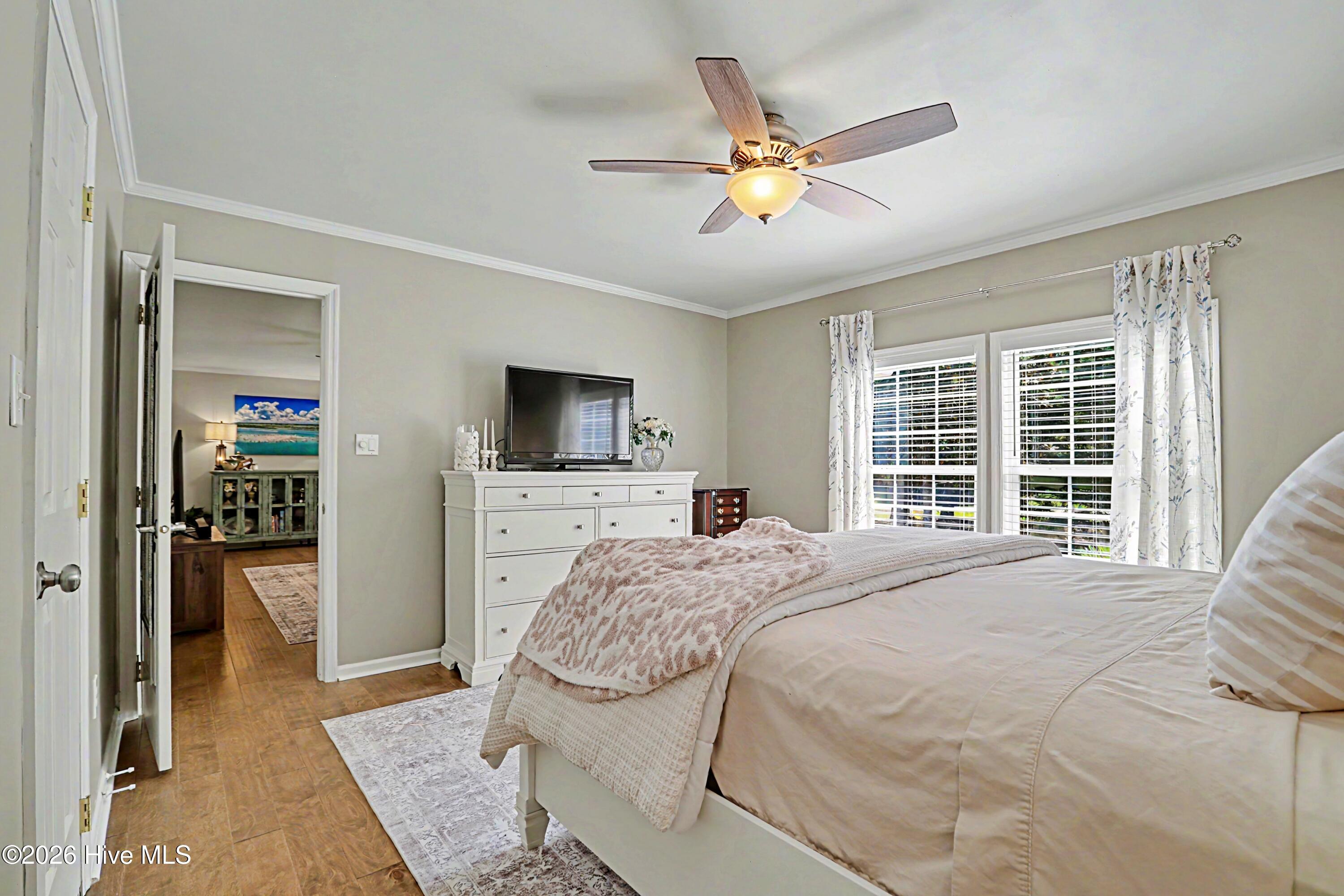 100570246 | Photo 15