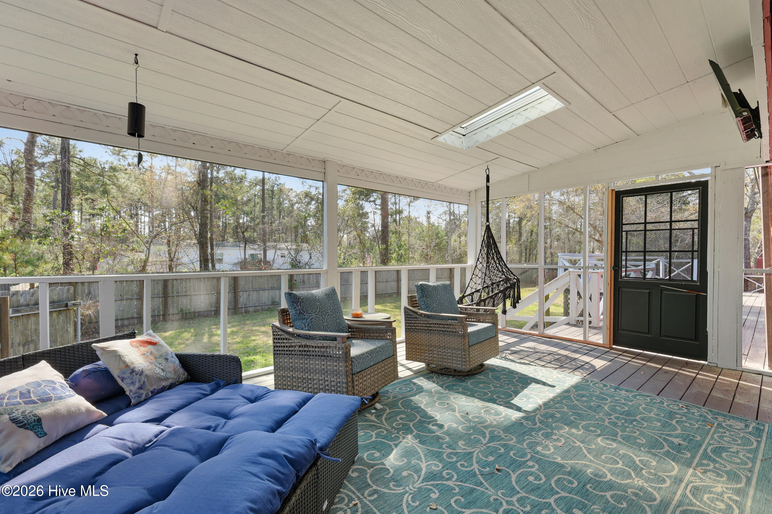 100563563 | Photo 32