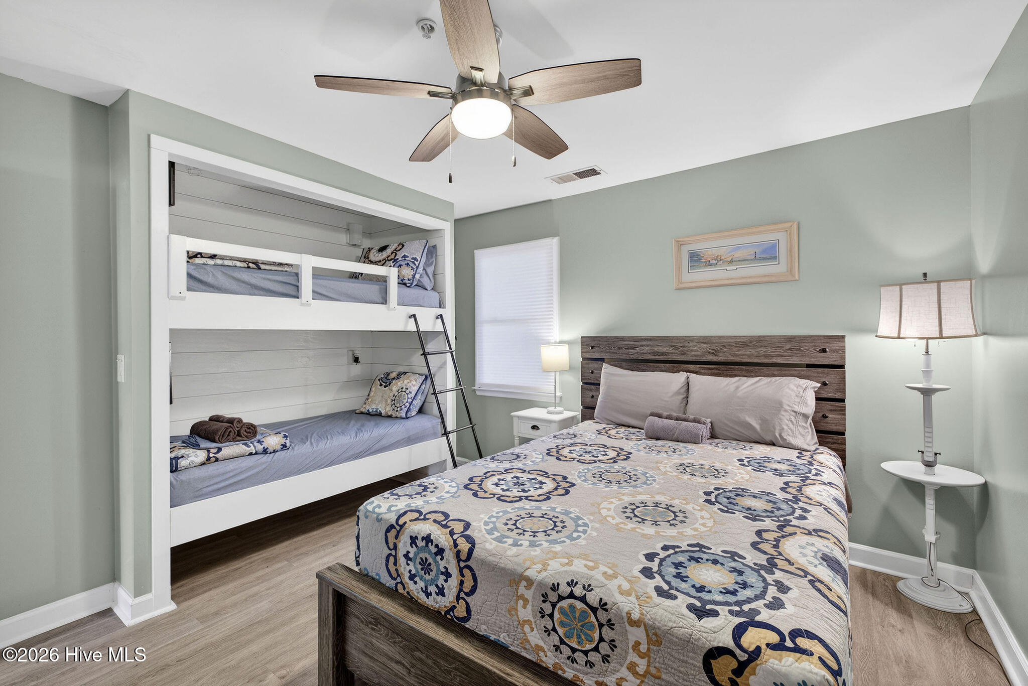 100549929 | Photo 20