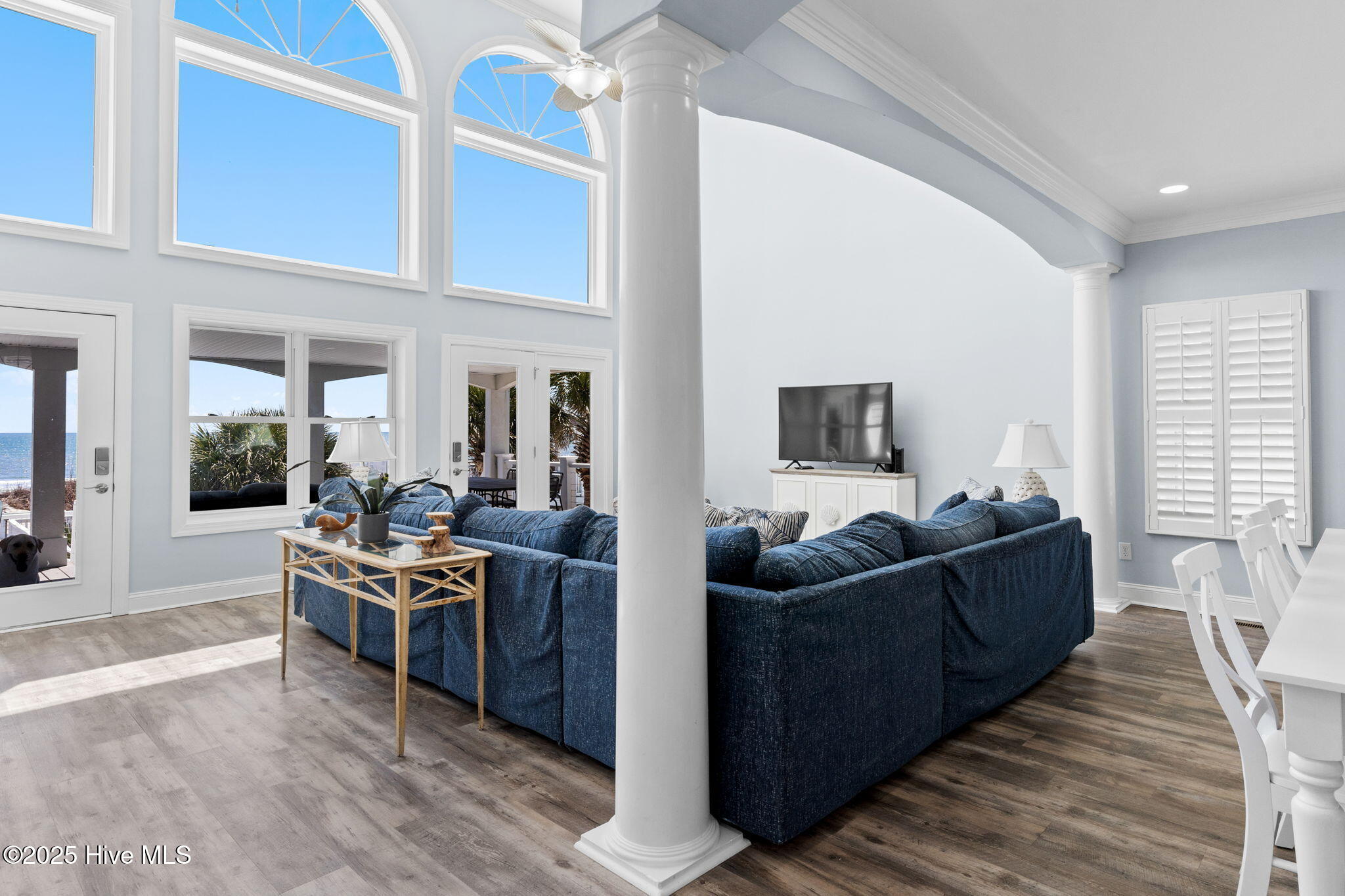 100498196 | Photo 24