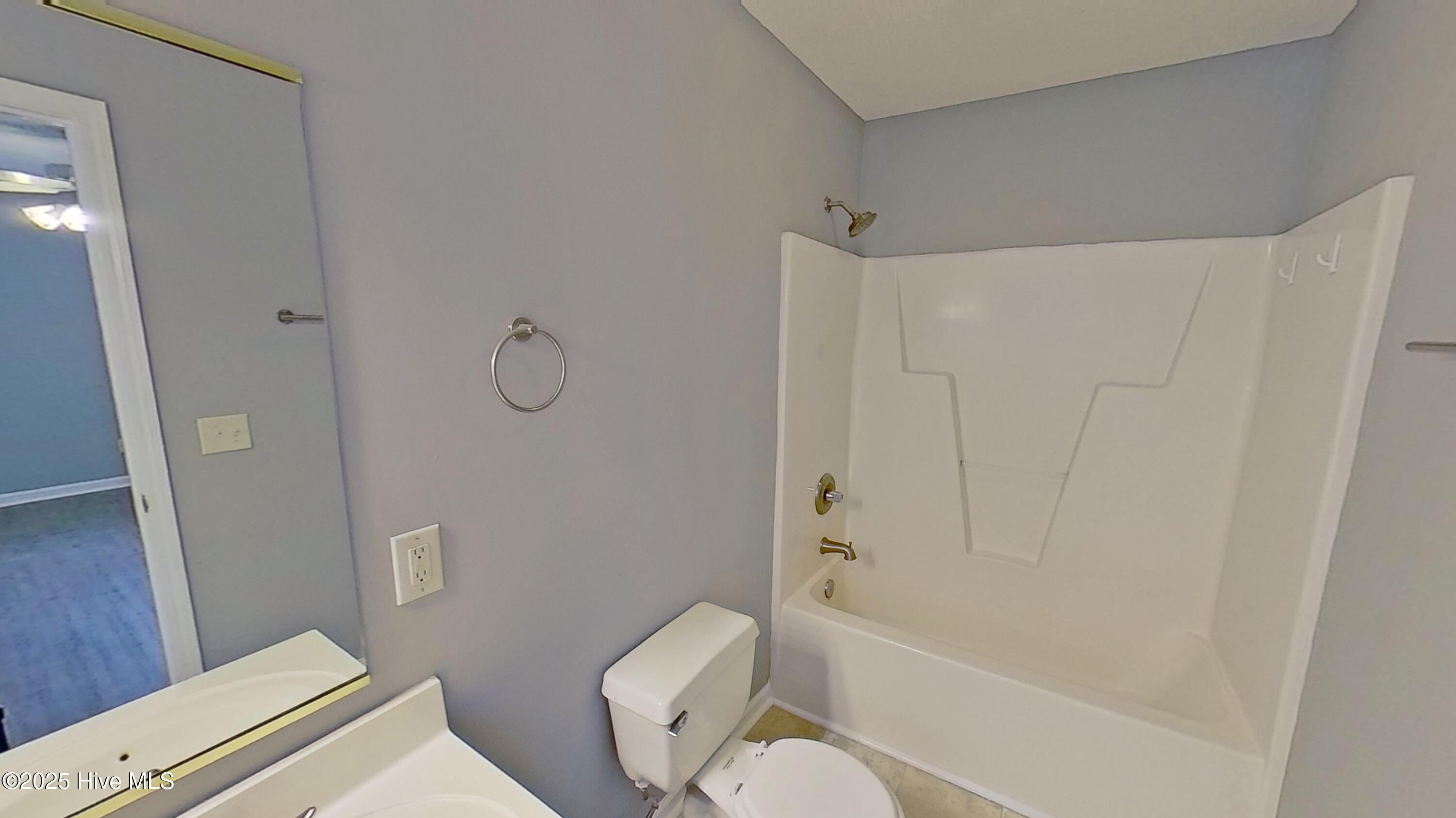 100512286 | Photo 15