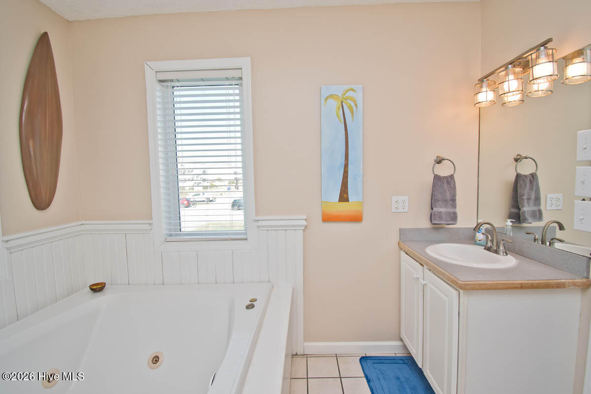 100560263 | Photo 26