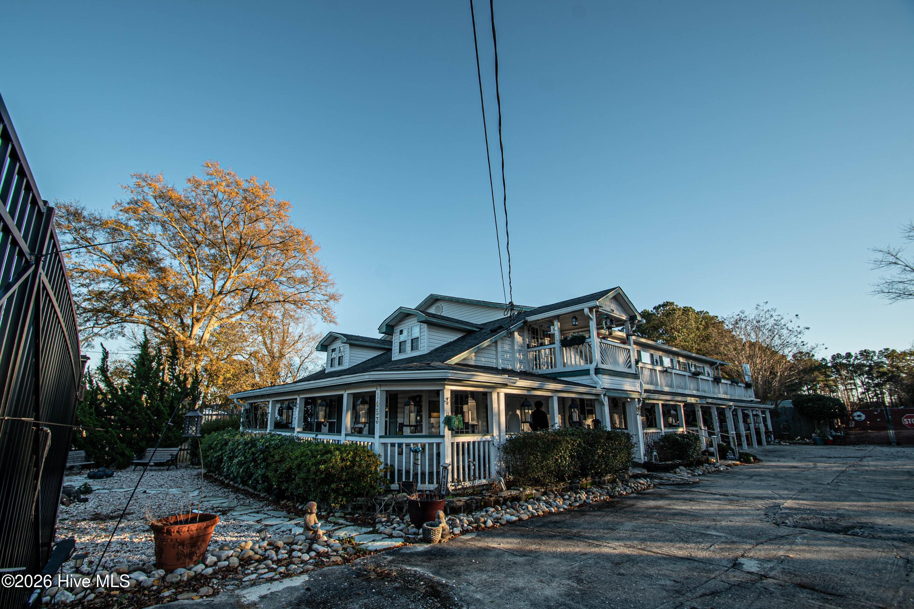 100554642 | Photo 14