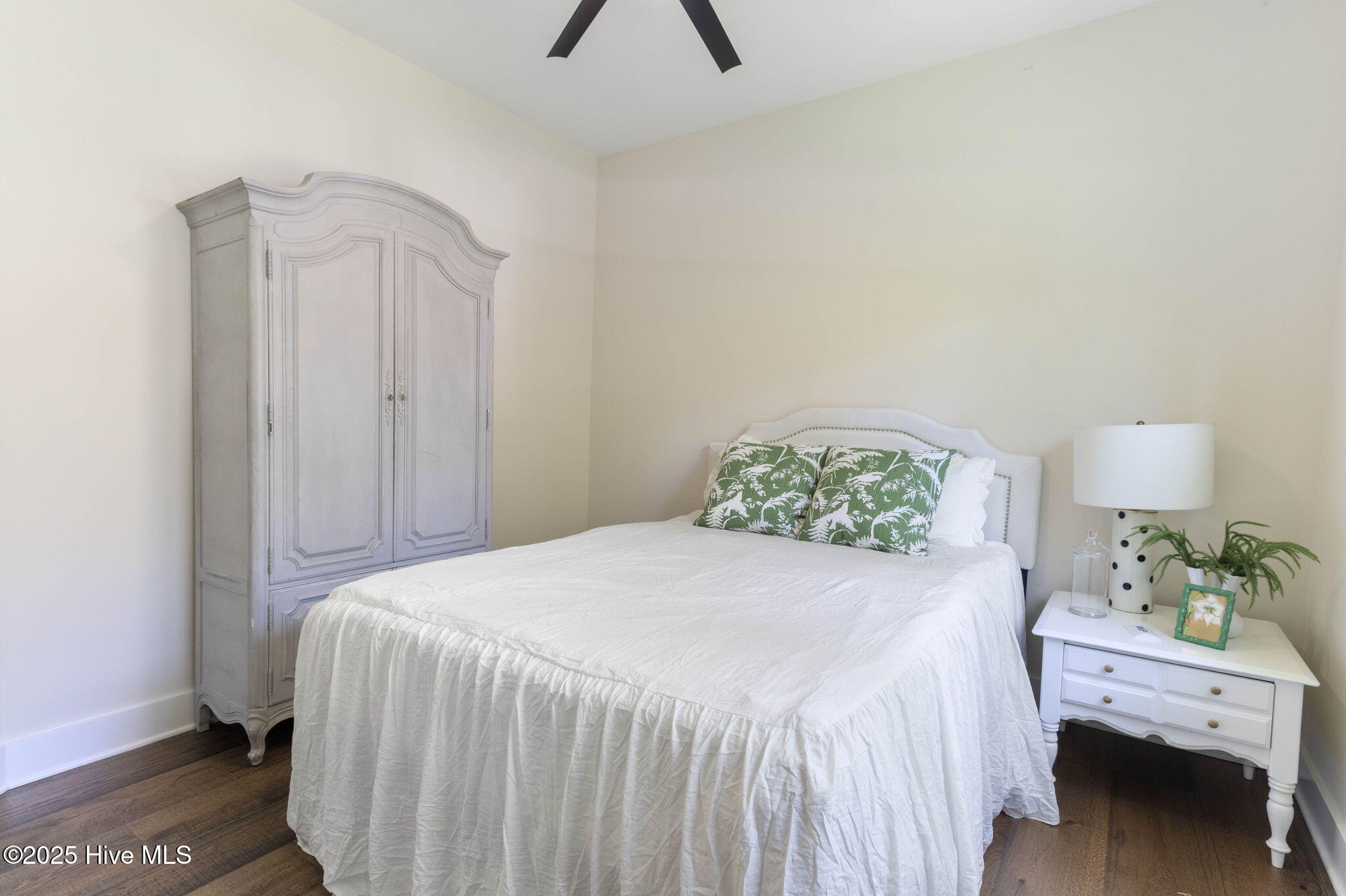 100525541 | Photo 14