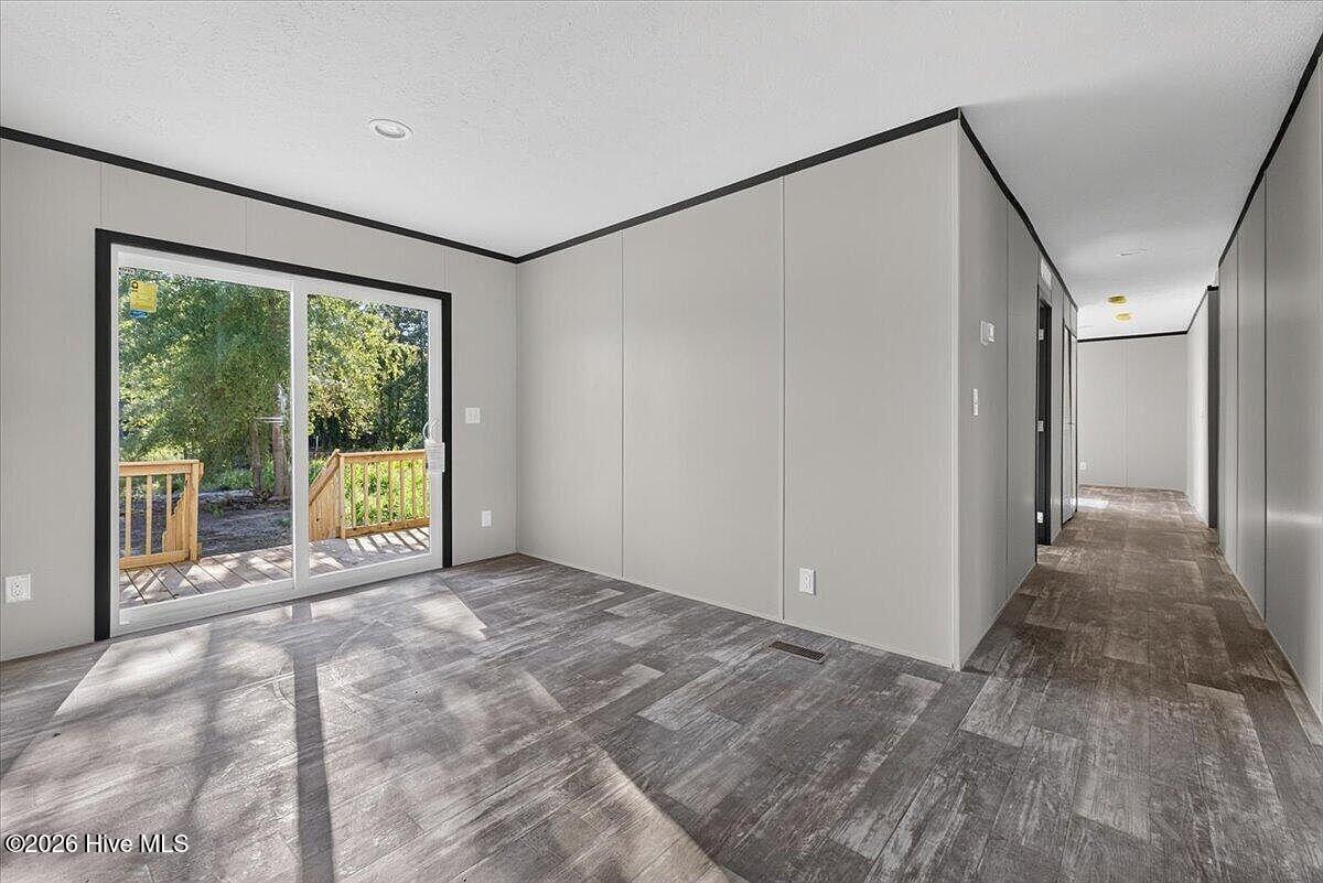 12 New Haven - Dining Area