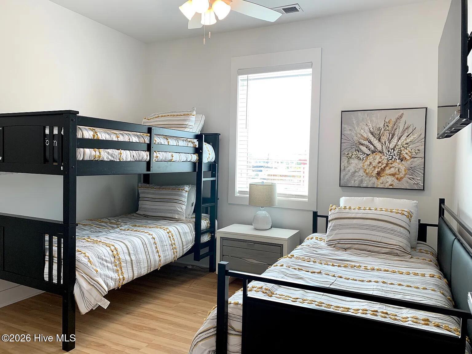 100559084 | Photo 12