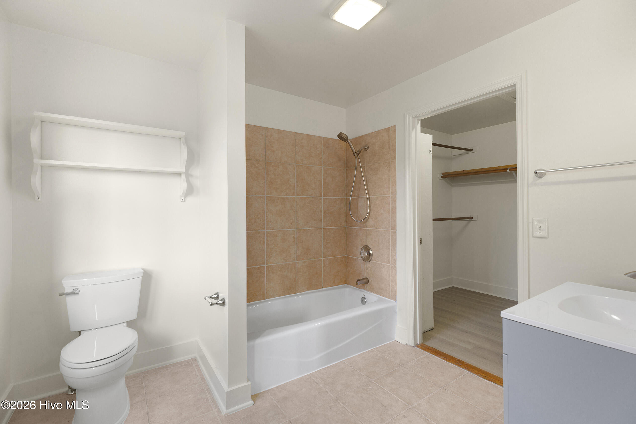 100563959 | Photo 21