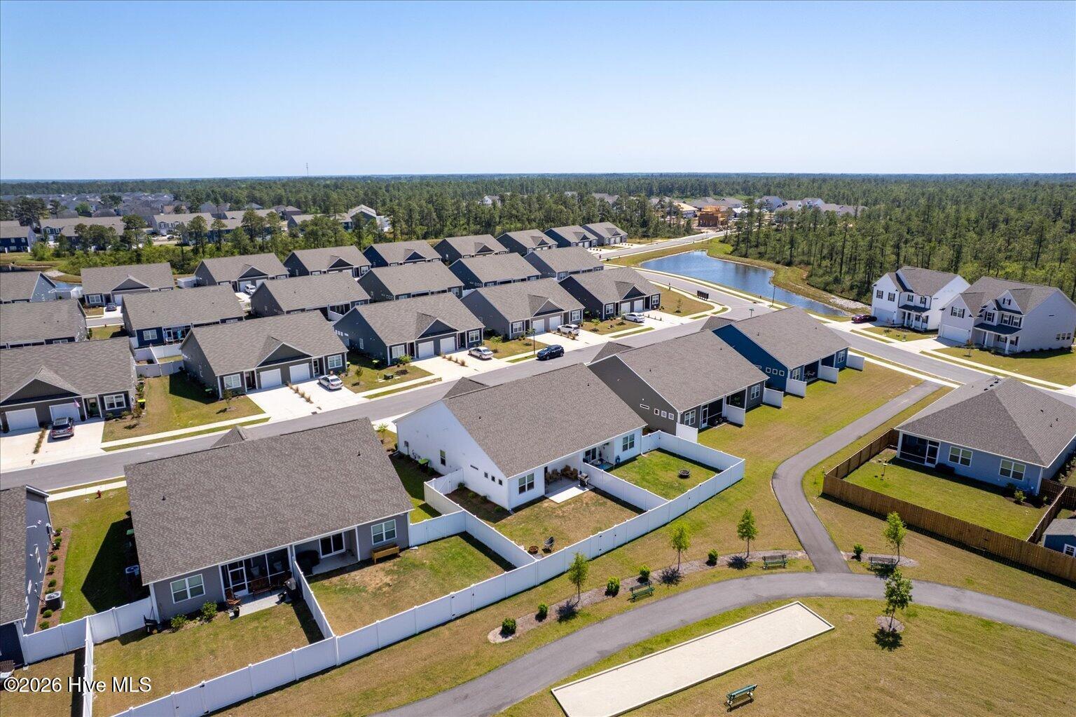 100568001 | Photo 44