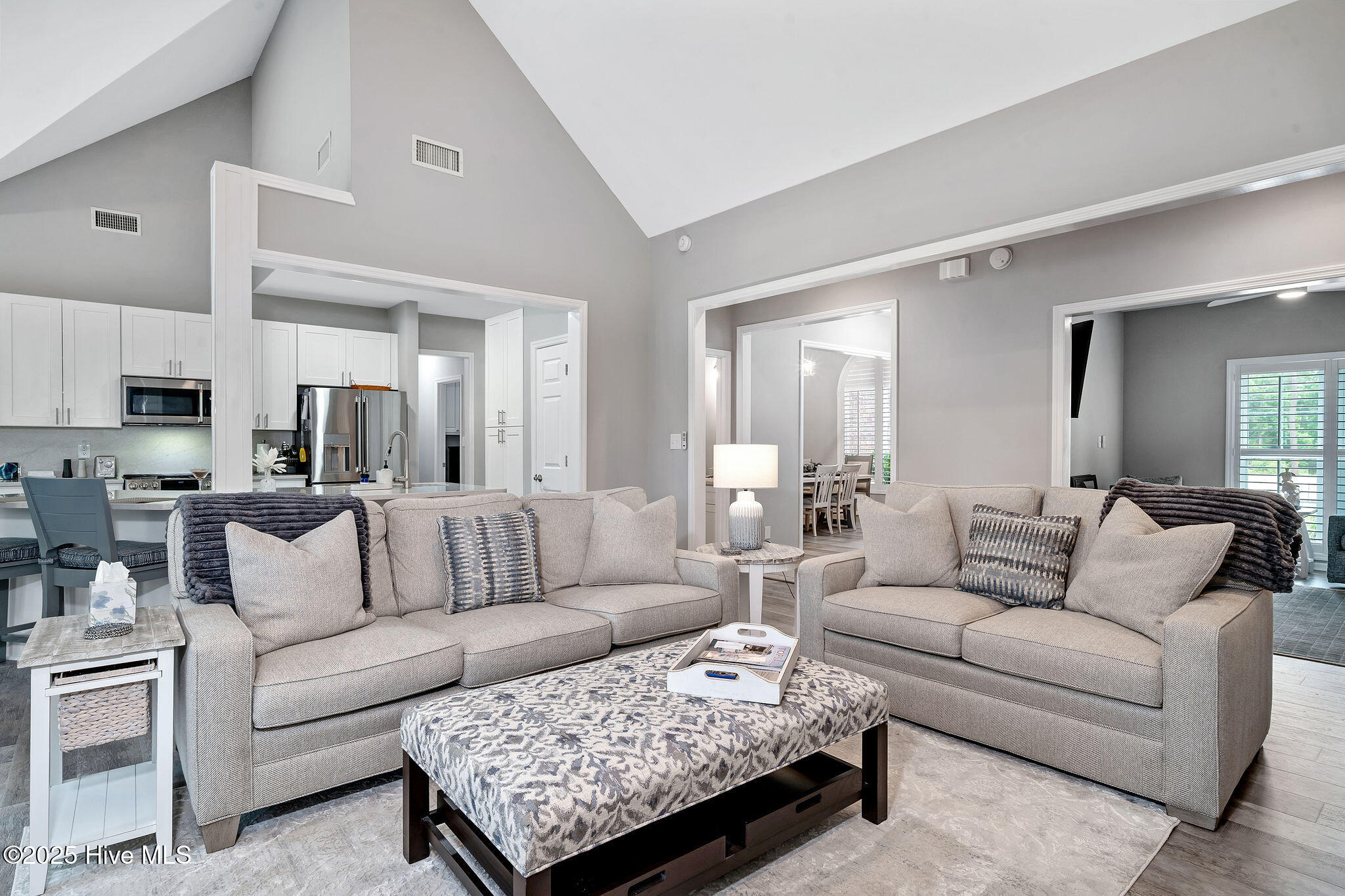 100510783 | Photo 13