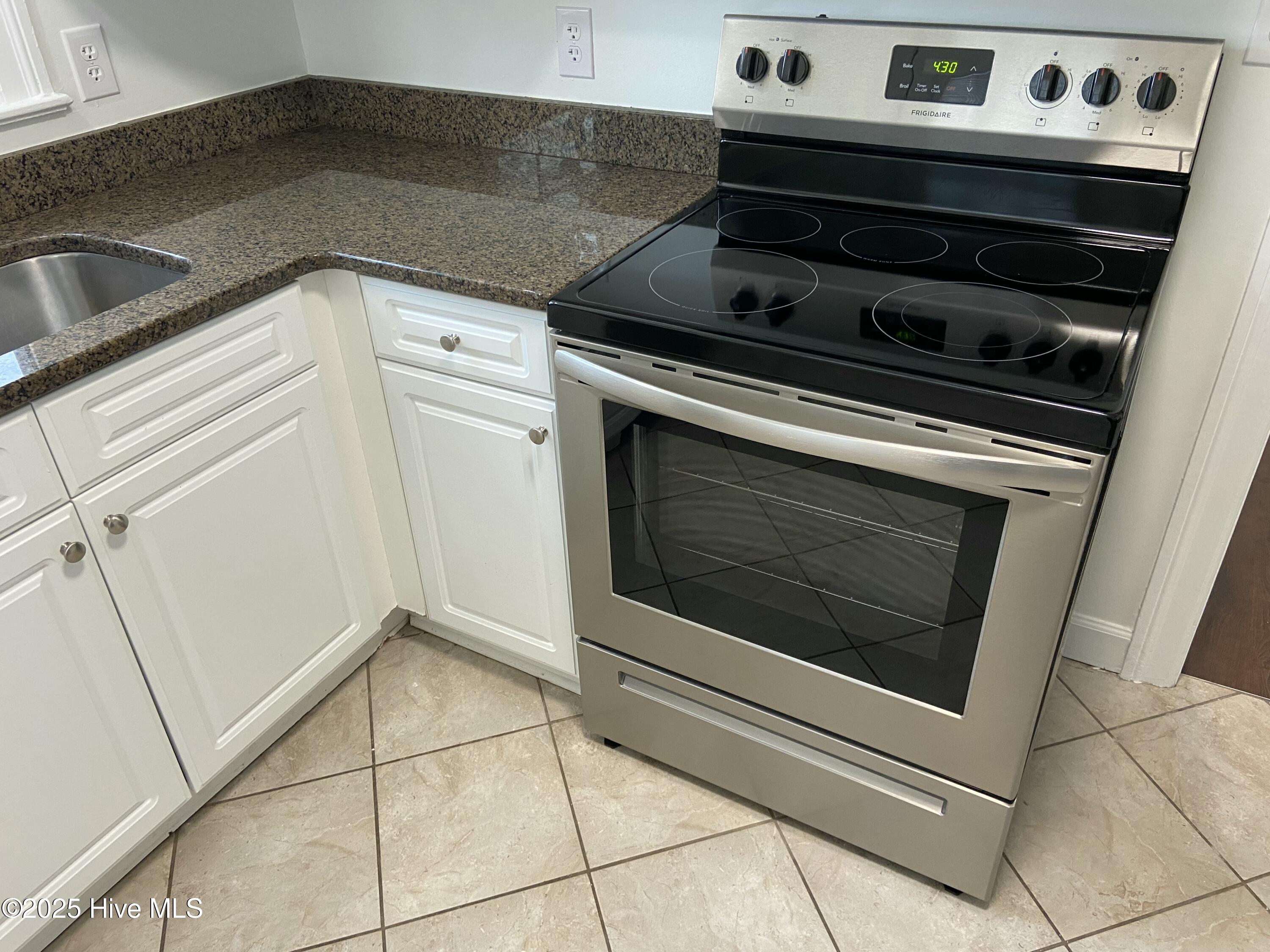 100552919 | Photo 10