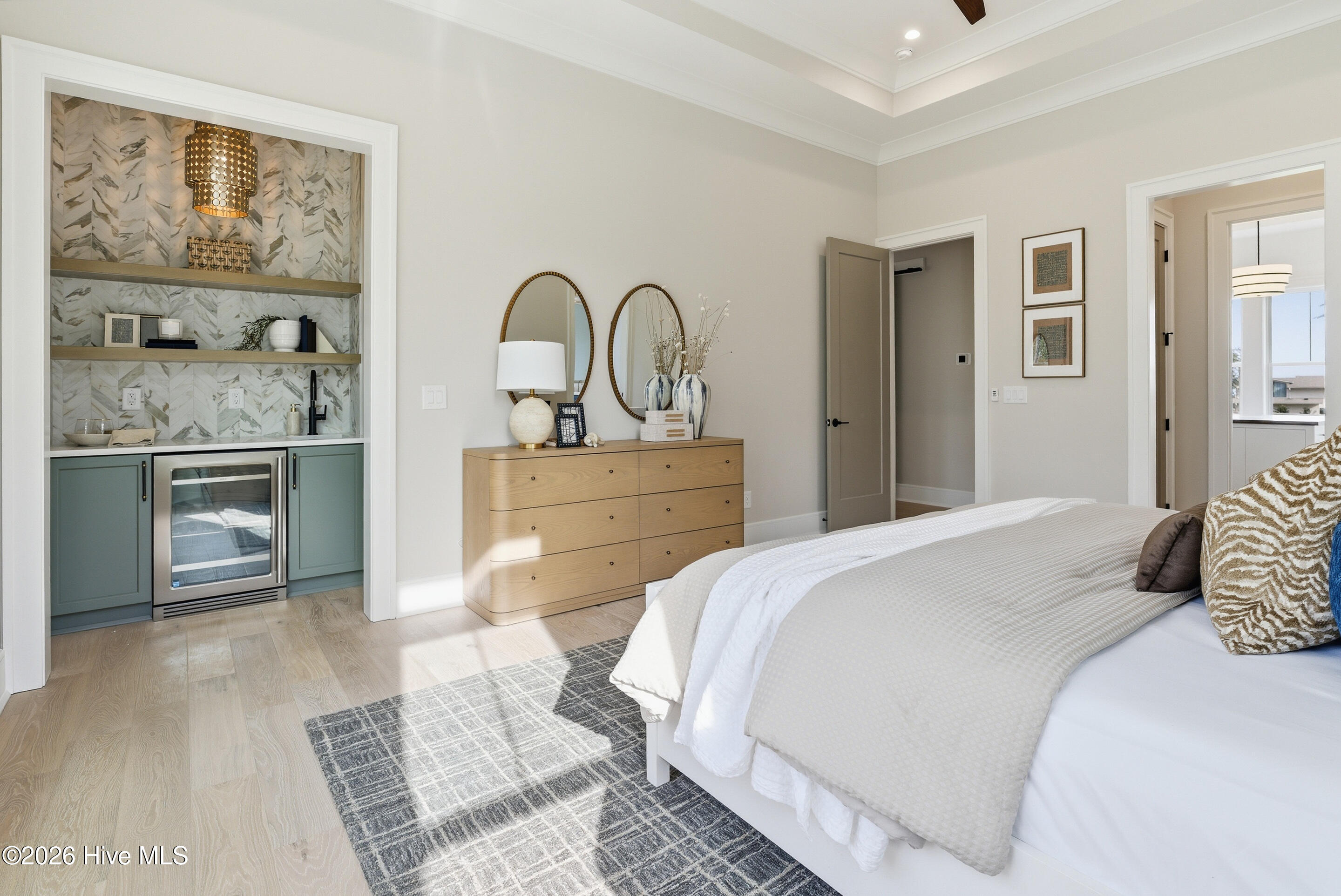 100562984 | Photo 27