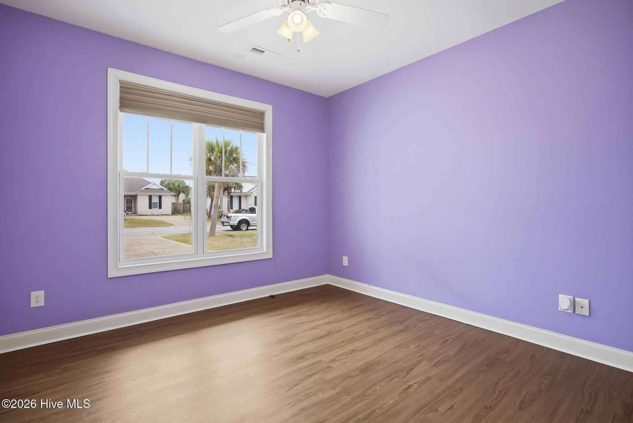 100570673 | Photo 18