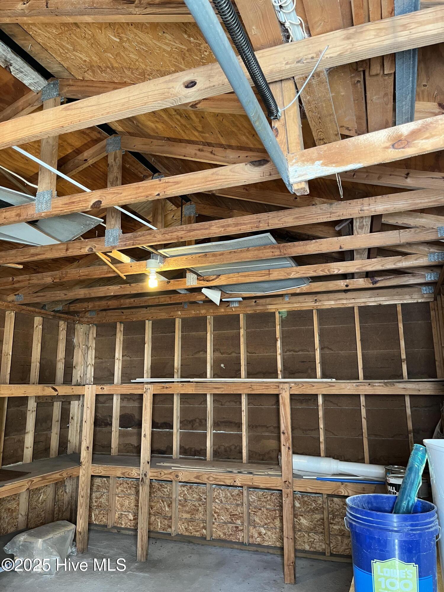 100536383 | Photo 31